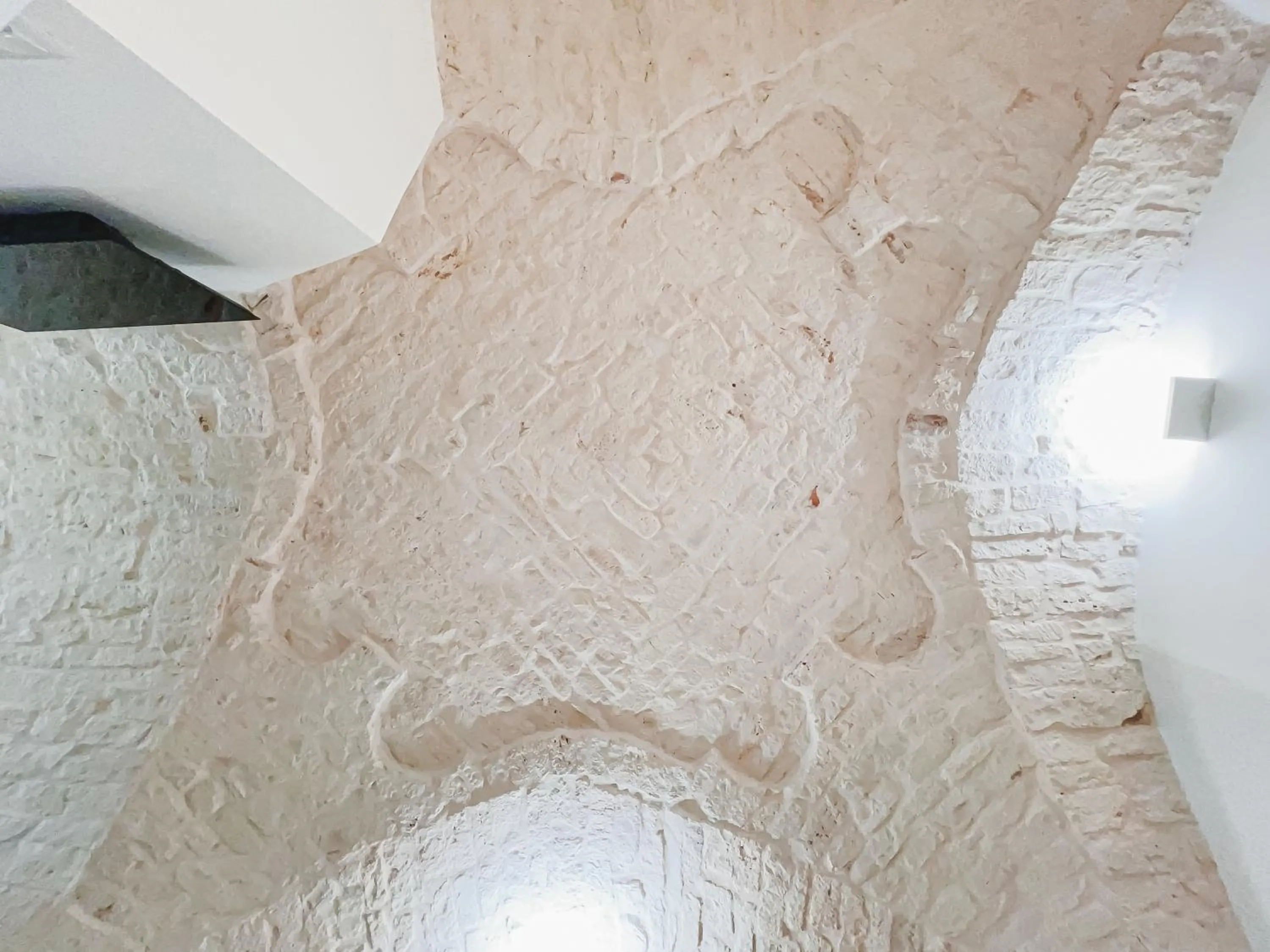 Decorative detail in Dimore Bianche Santa Chiara