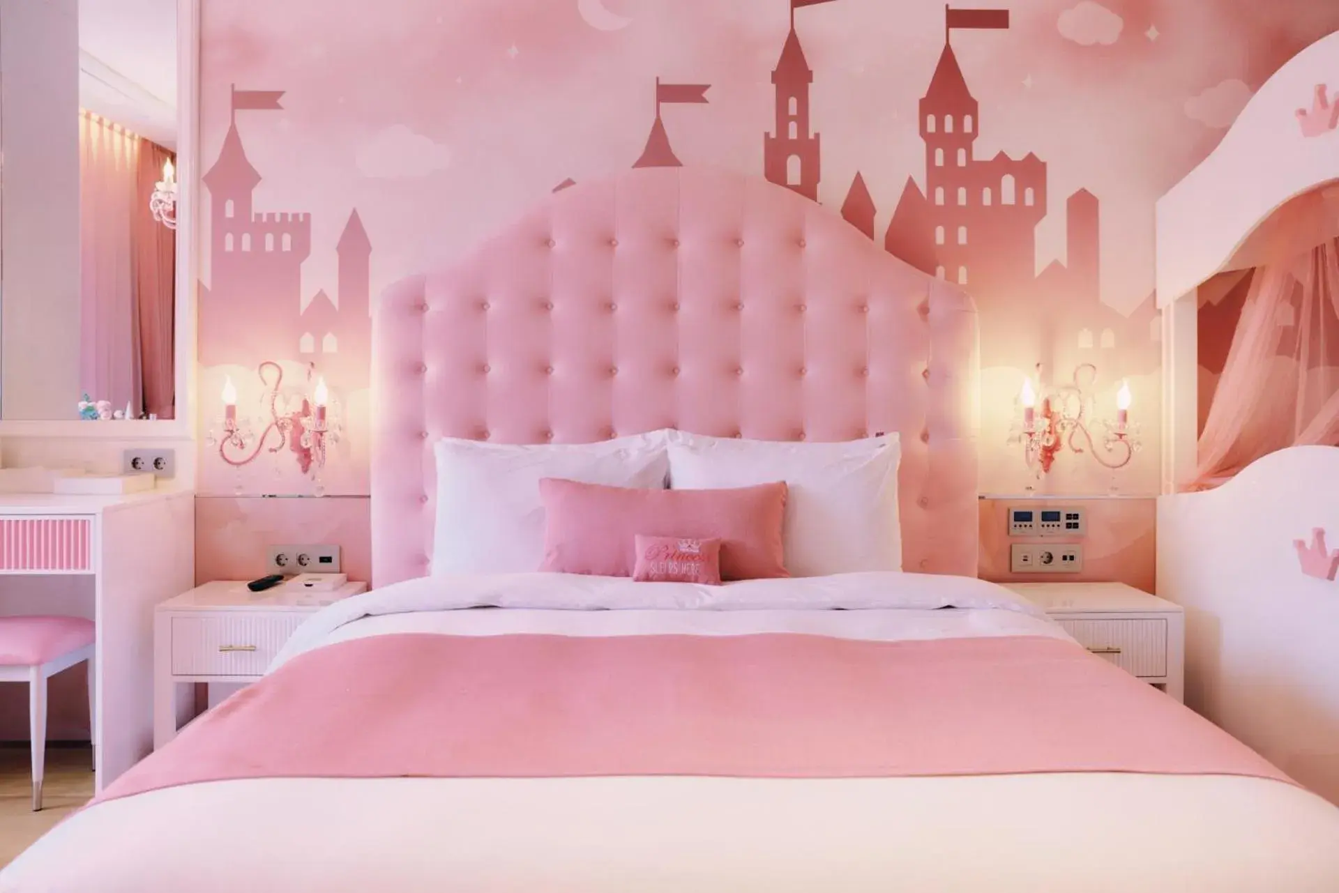 Kids Princess + Breakfast for 2 in The Siena PRIMO Kids Princess + Breakfast for 2 in The Siena PRIMO