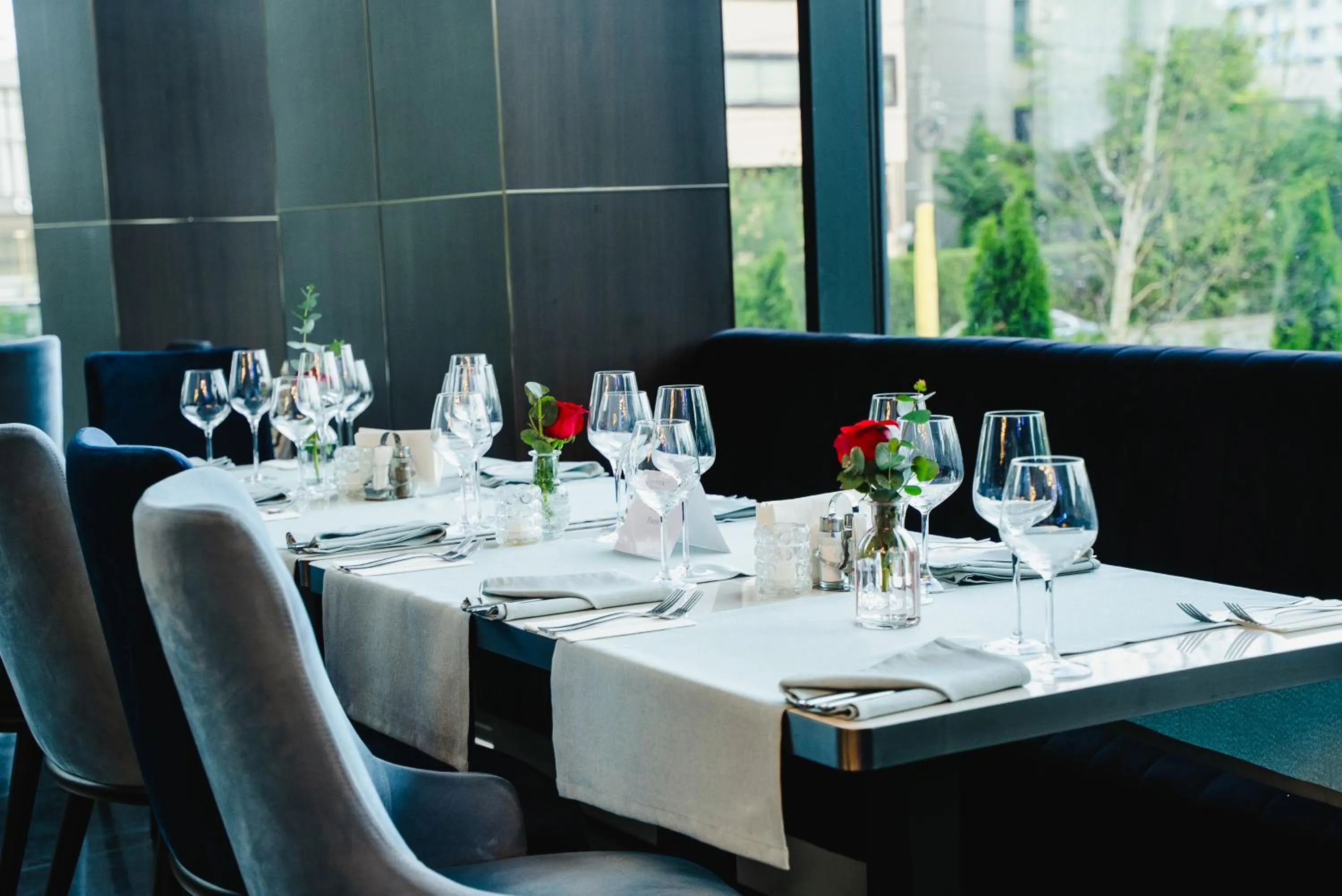 Restaurant/places to eat in Panoramic Mamaia Hotel