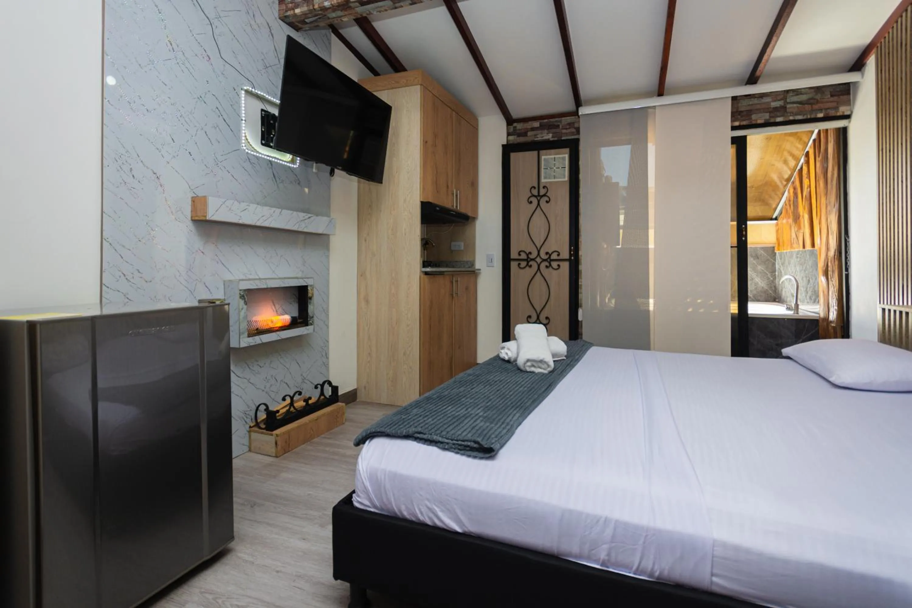 TV and multimedia, Bed in Hotel Lares 70 Laureles