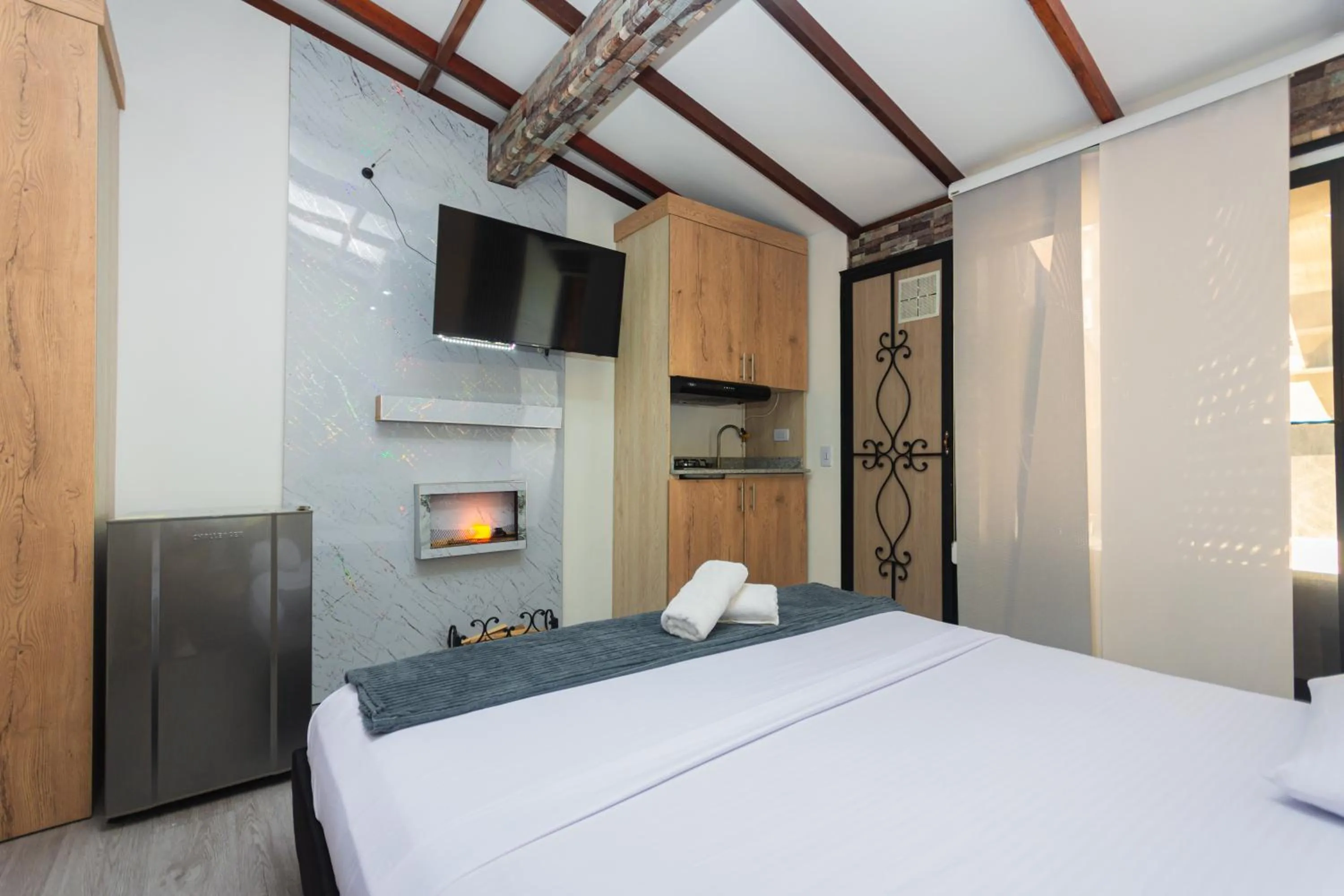 Photo of the whole room, Bed in Hotel Lares 70 Laureles