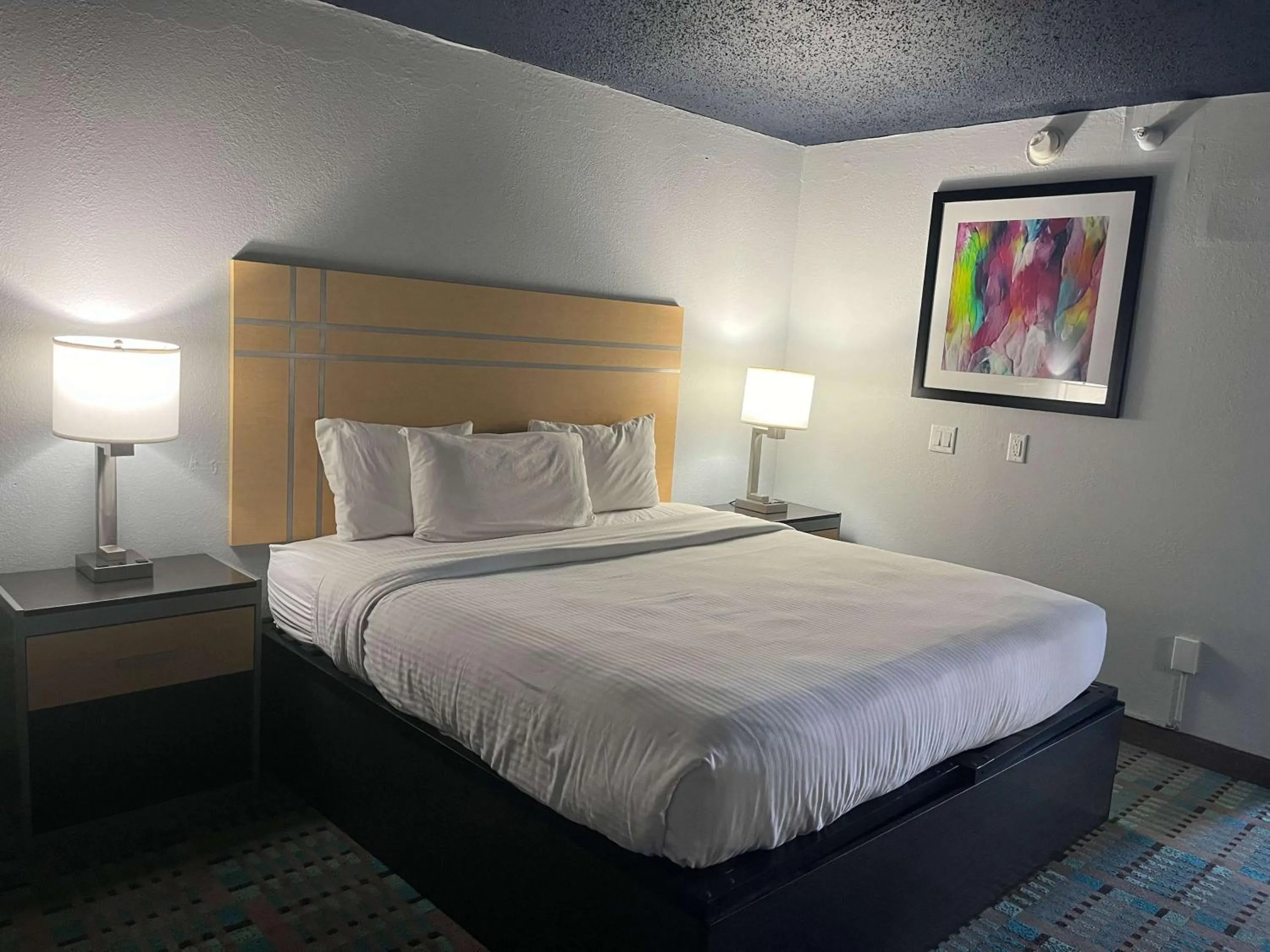 Bedroom, Bed in Studio 6 Suites Amarillo, TX West Medical Center