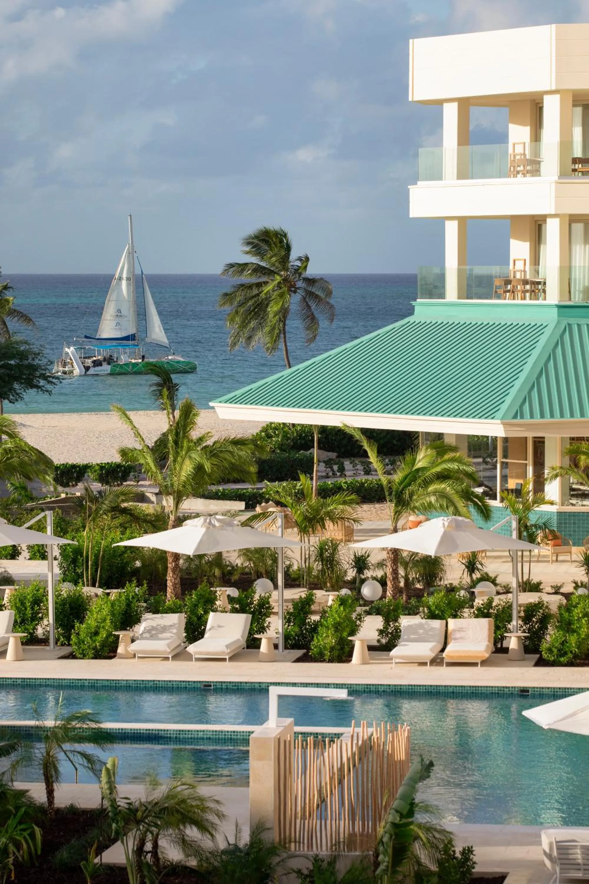 Swimming pool in JOIA Aruba by Iberostar