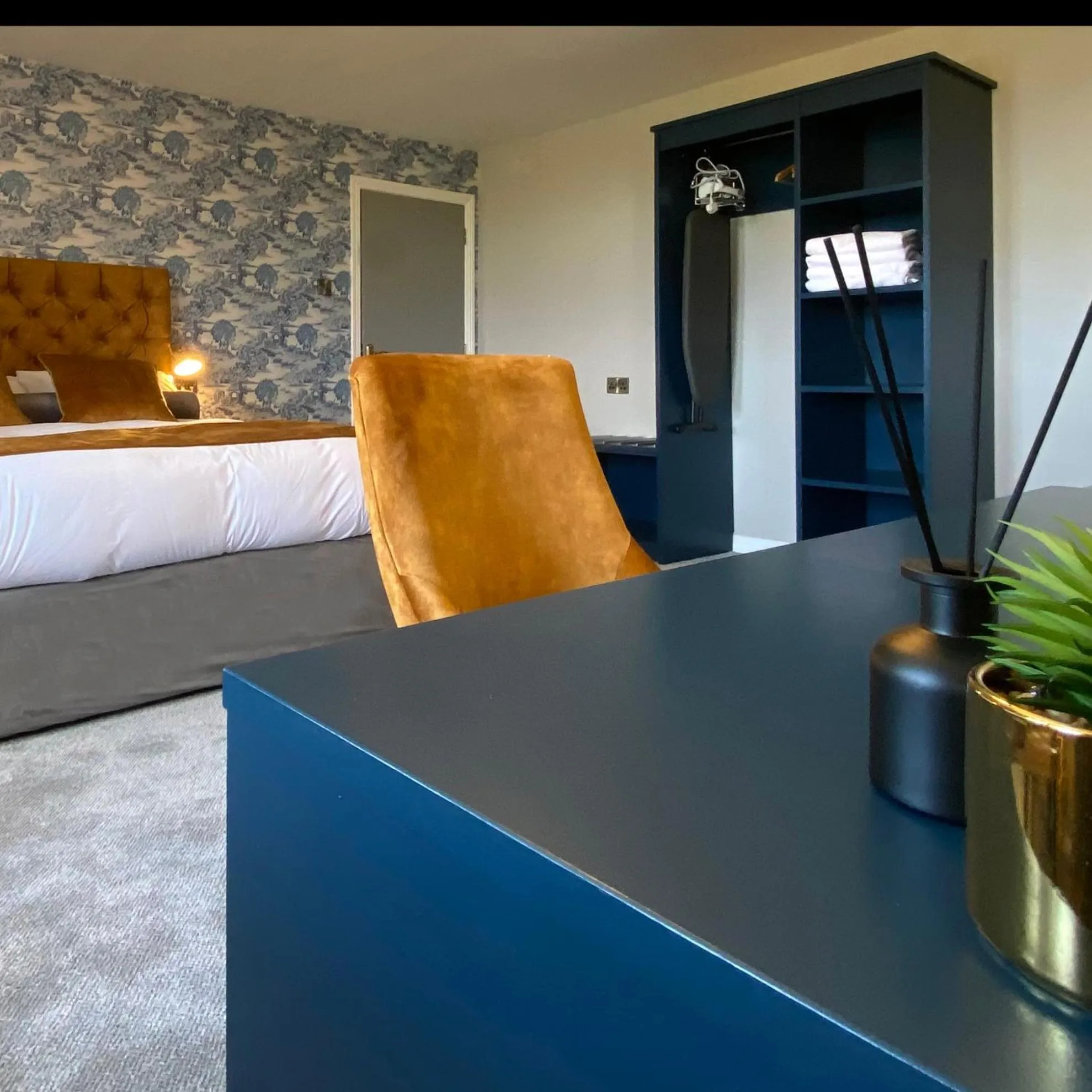 Photo of the whole room, Bed in Gray's at Bushmills