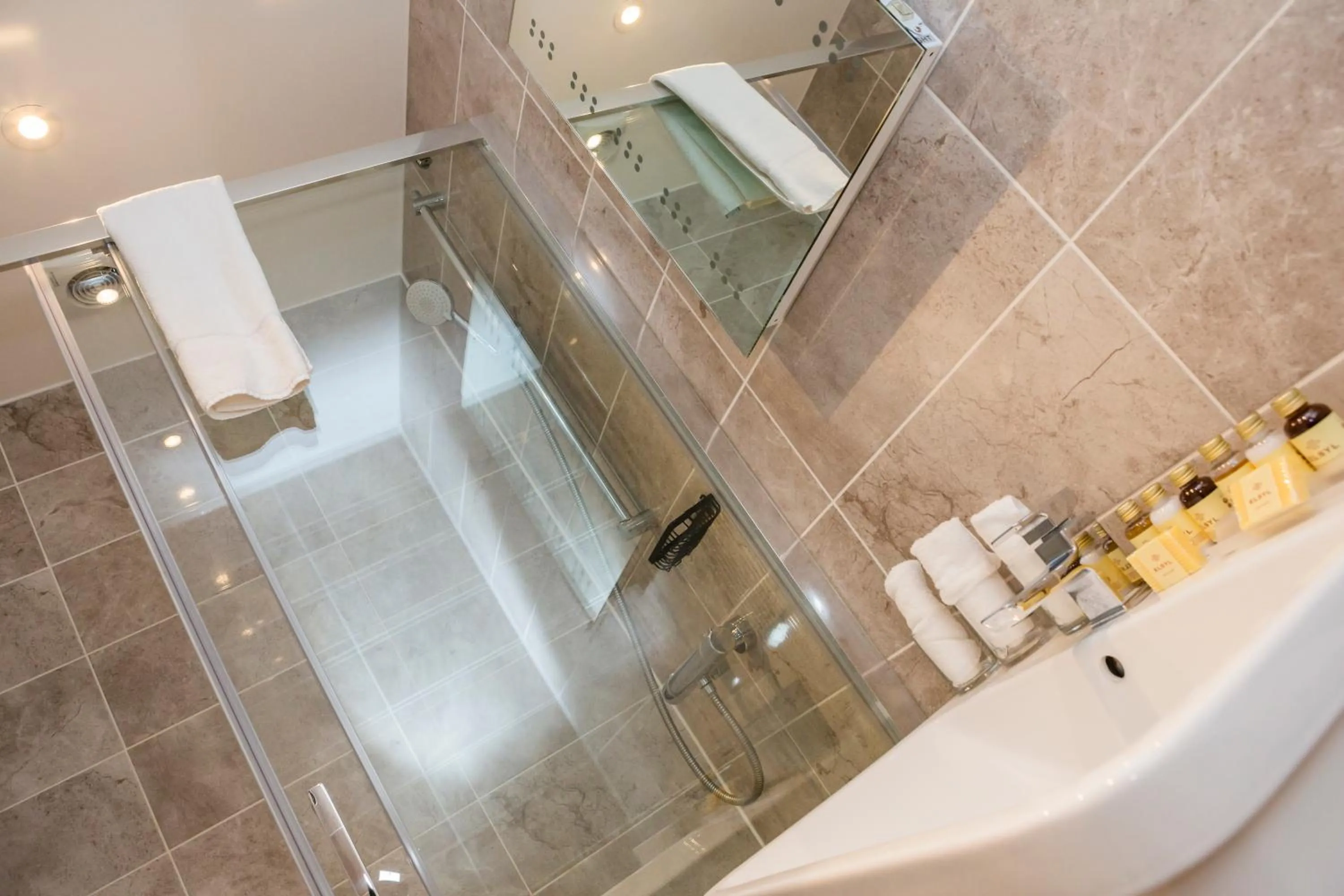 Bathroom in The Black Swan Inn