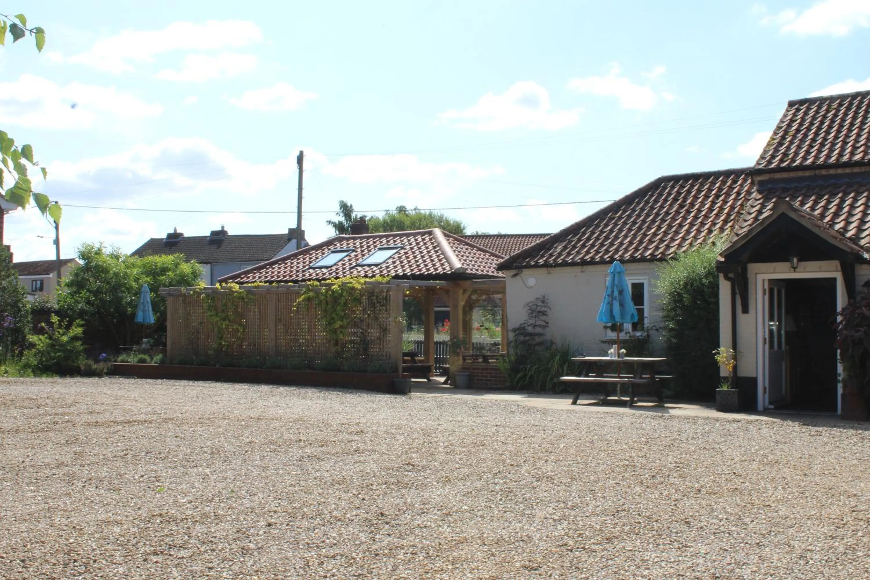 Facade/entrance in The Black Swan Inn