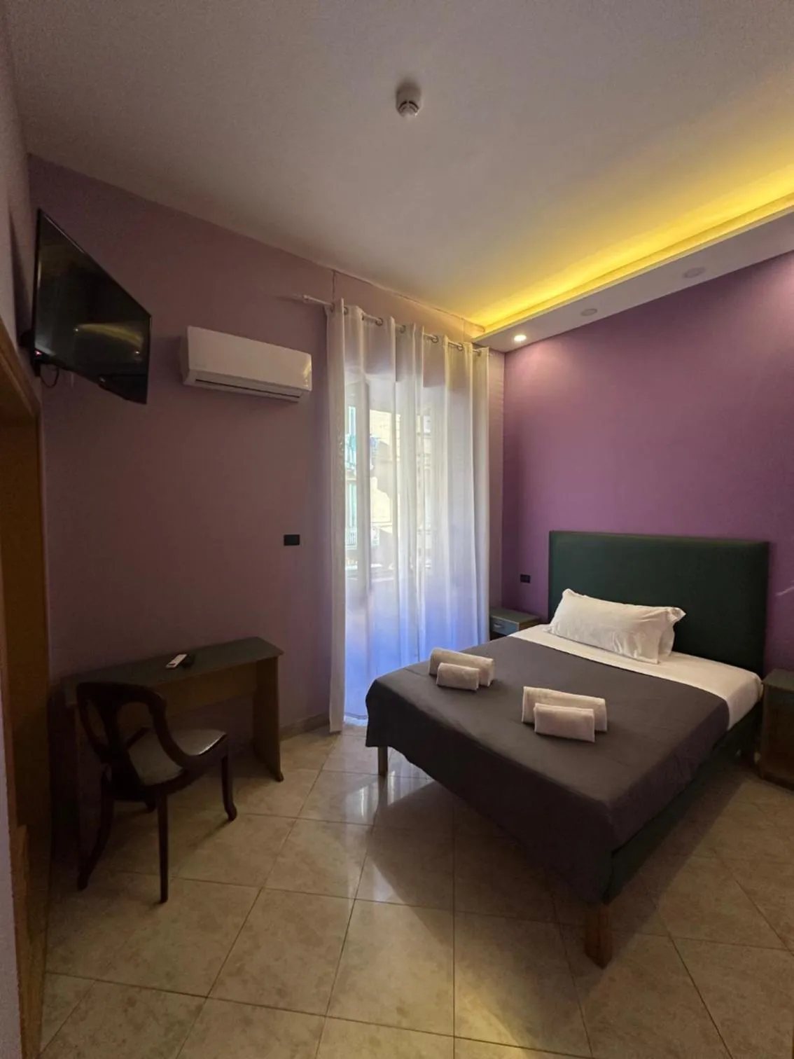 TV and multimedia, Bed in Smart Station Hotel