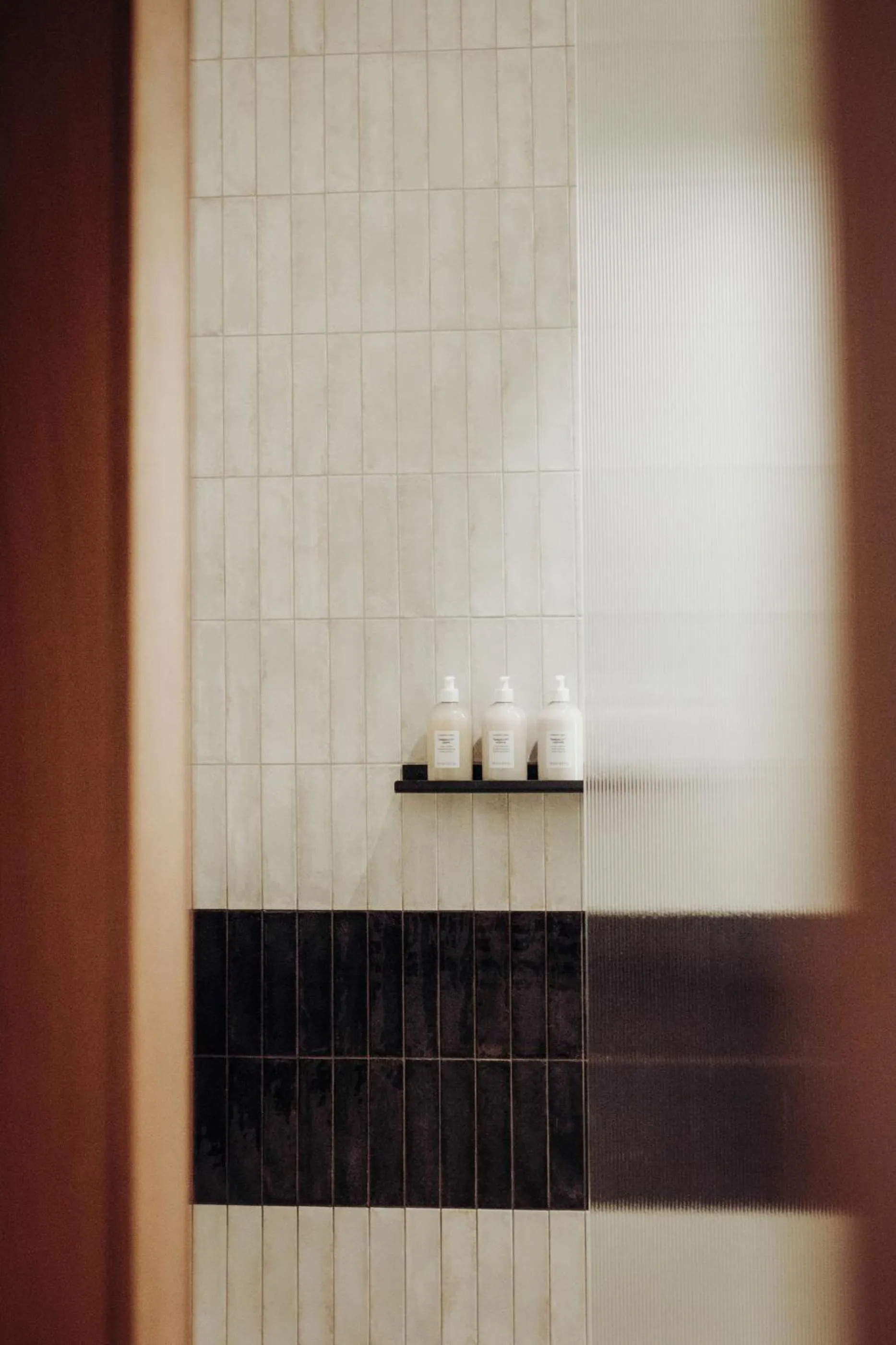 Shower in Gentle Hide Designhotel