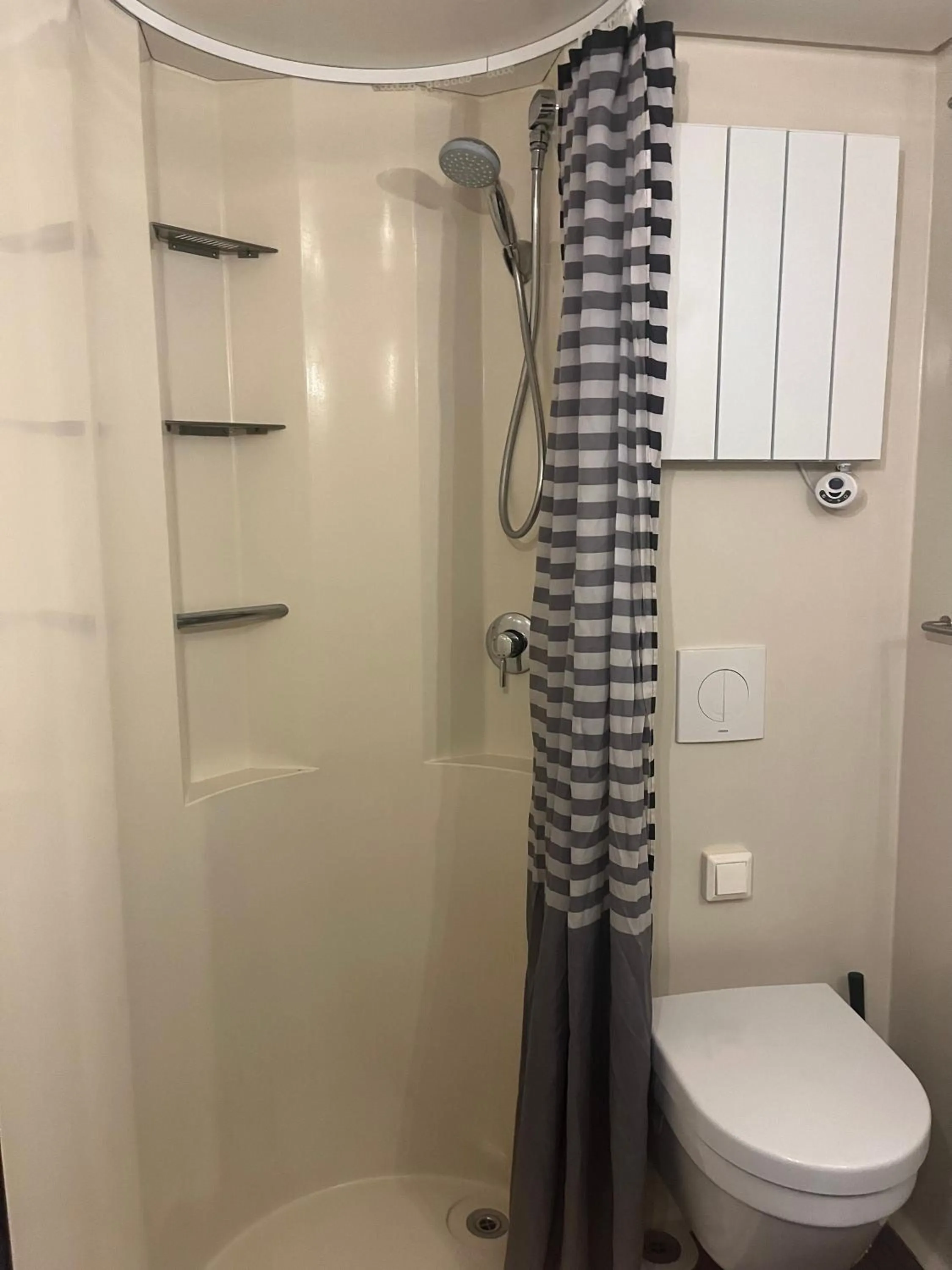 Bathroom in Hotel Waddengenot