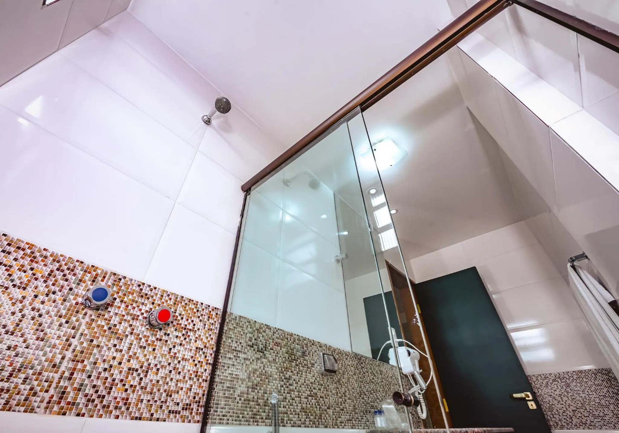 Shower in Cafezal Palace Hotel