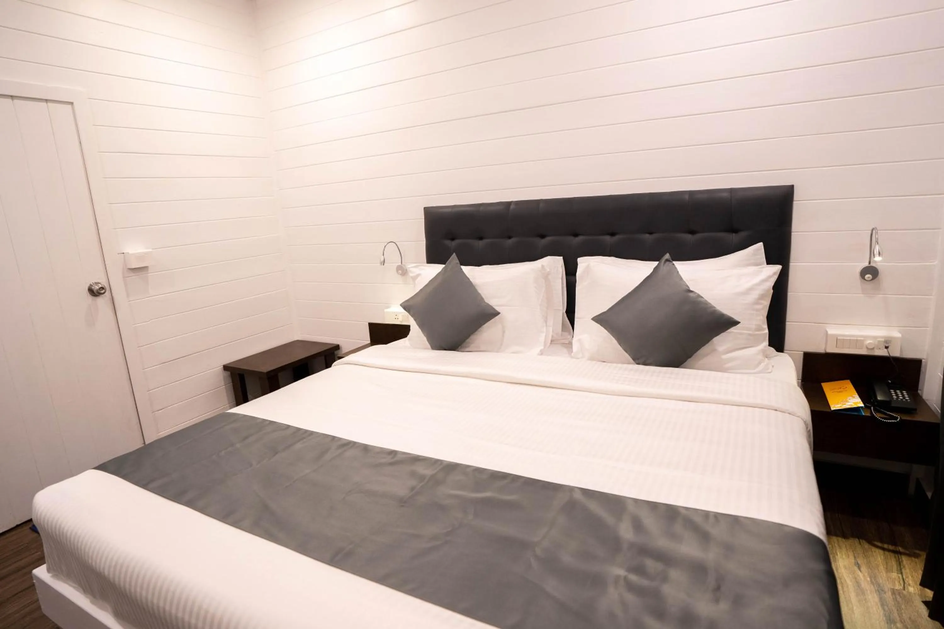 Bed in SinQ Party Hotel - No Male Stags Allowed