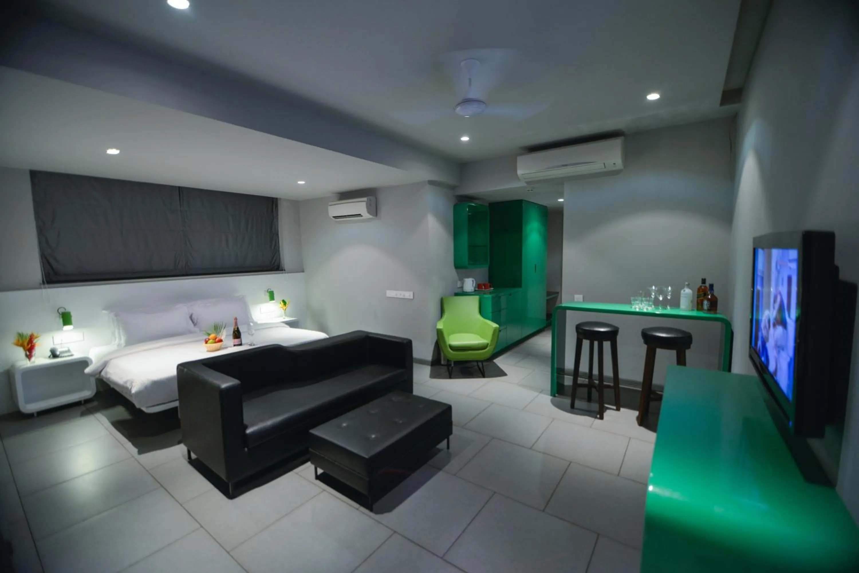 Photo of the whole room in SinQ Party Hotel - No Male Stags Allowed