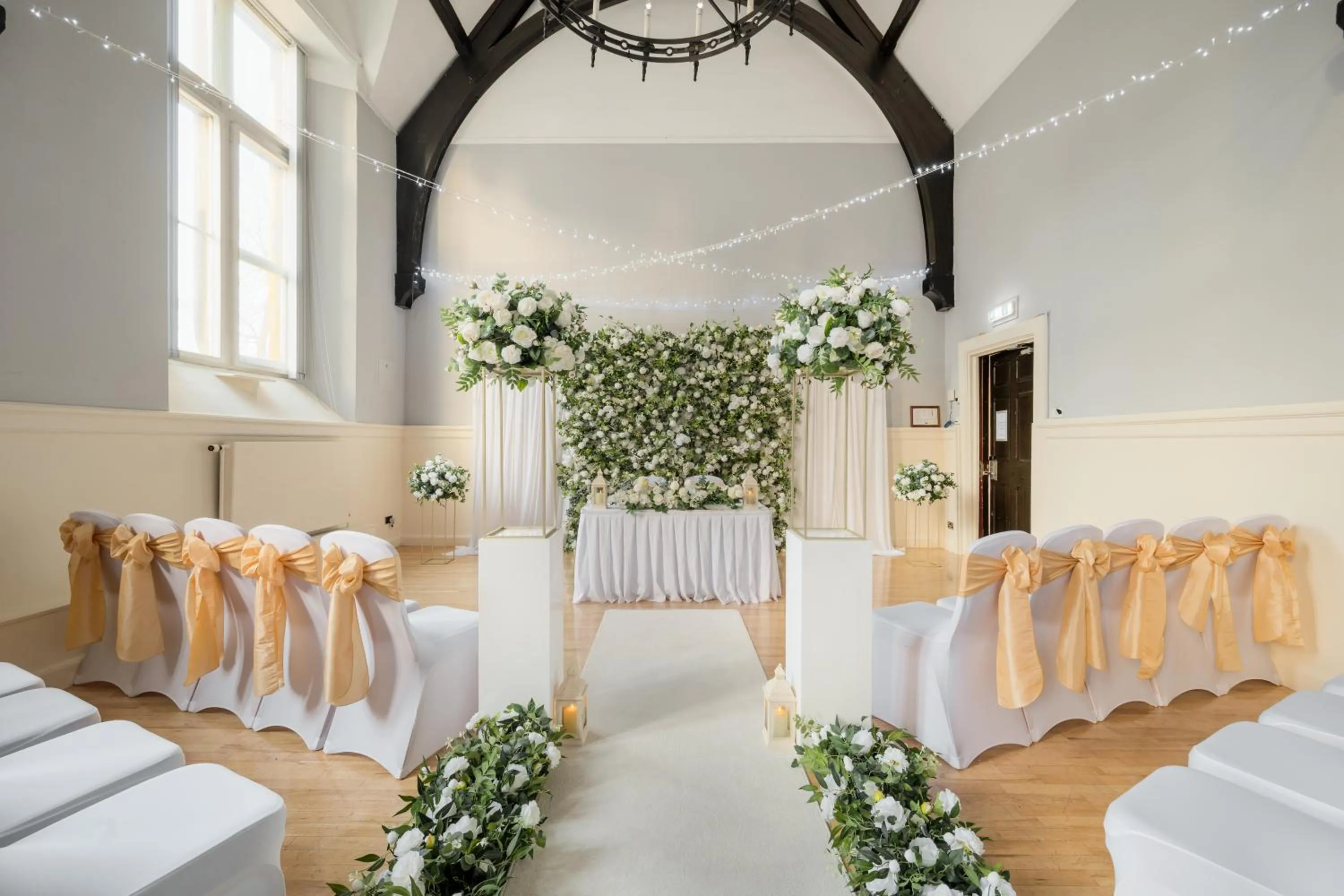 wedding in Stirling Highland Hotel- Part of the Cairn Collection