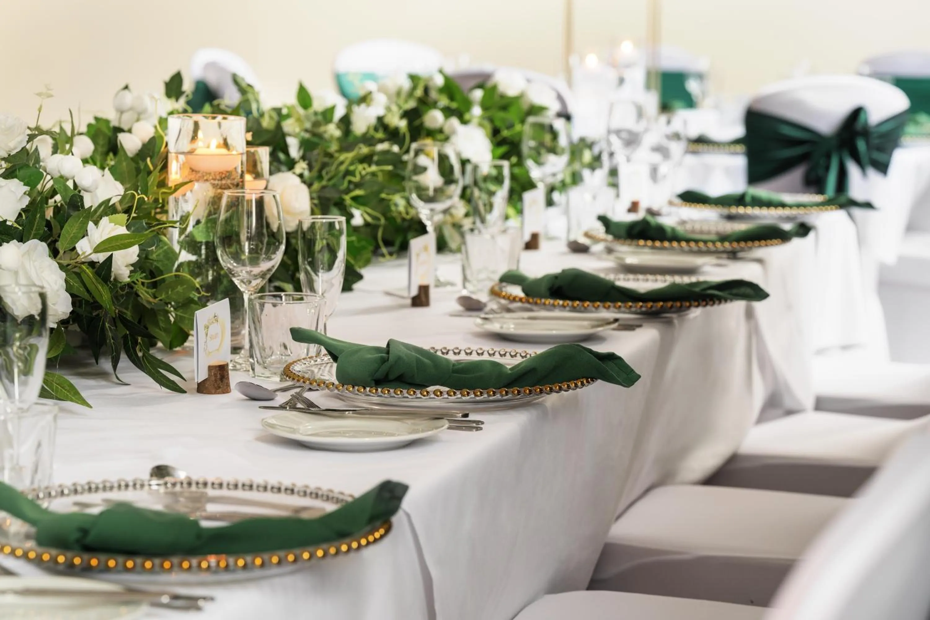 wedding in Stirling Highland Hotel- Part of the Cairn Collection