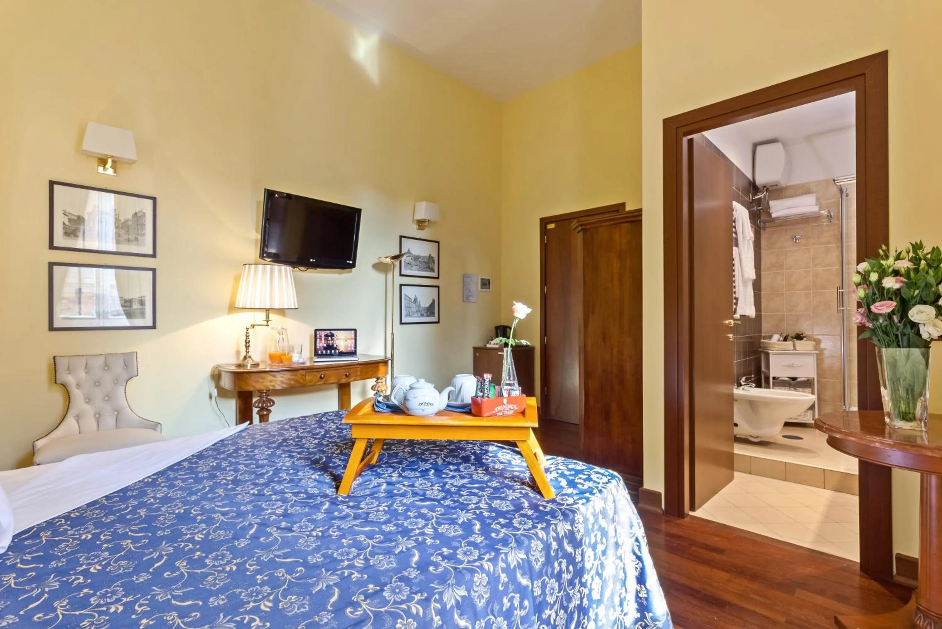 Bedroom, Bed in Vatican Domus