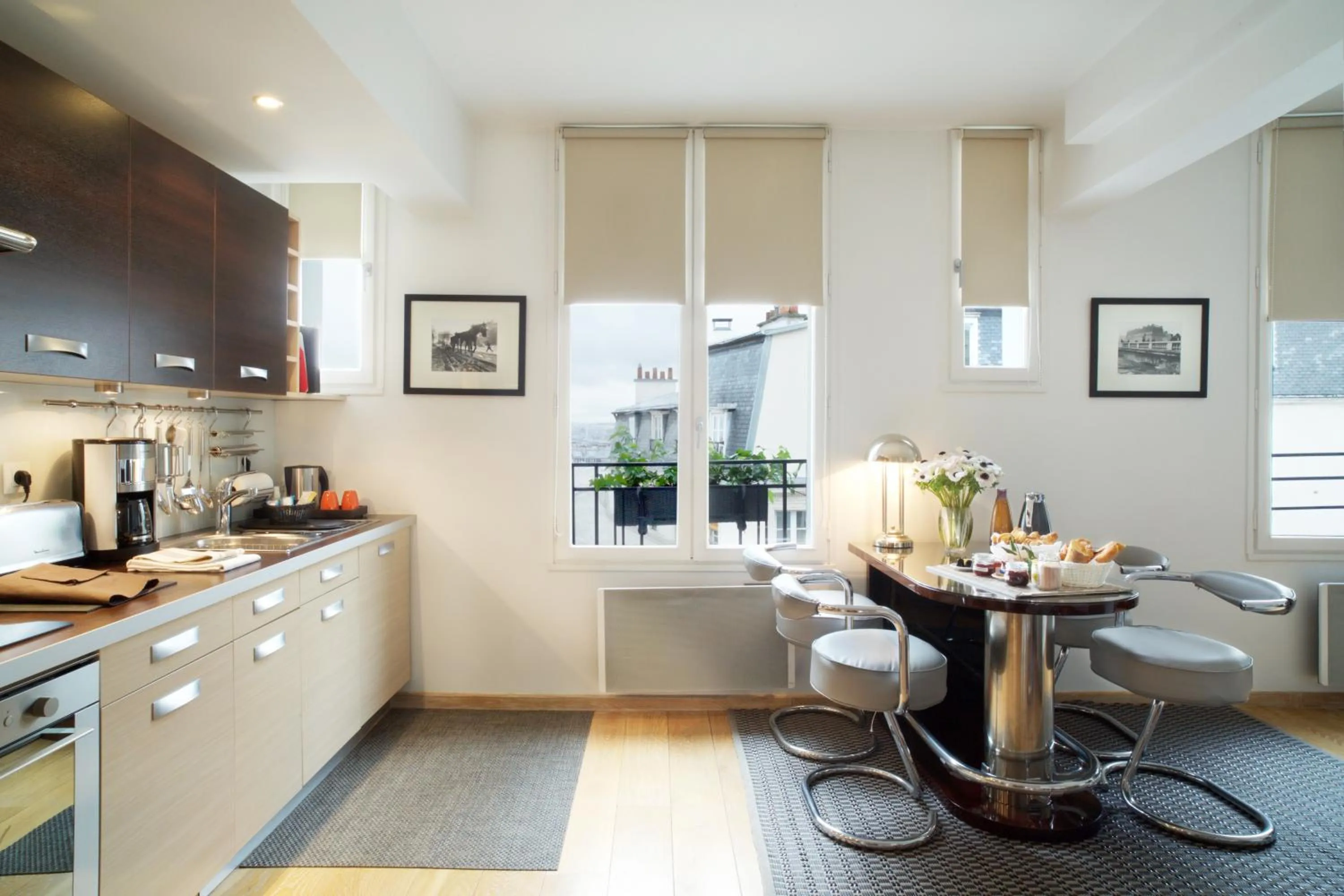 Coffee/tea facilities in Montmartre Residence