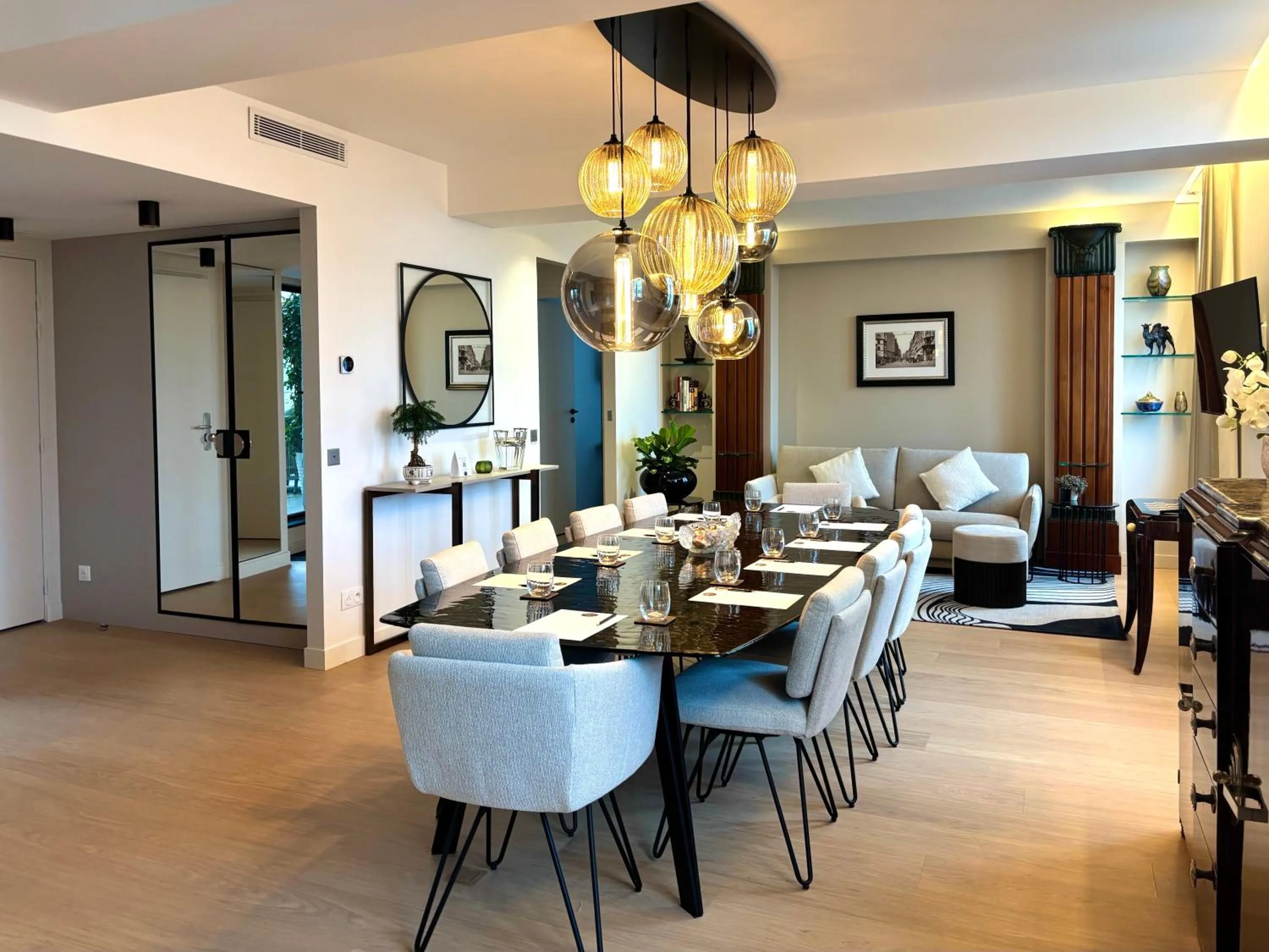Seating area in Montmartre Residence
