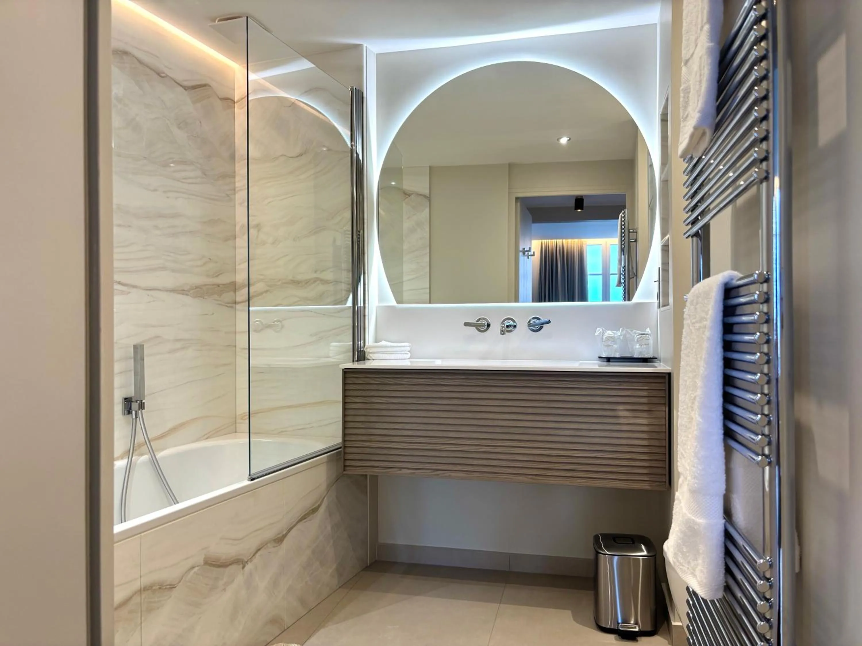 Bathroom in Montmartre Residence