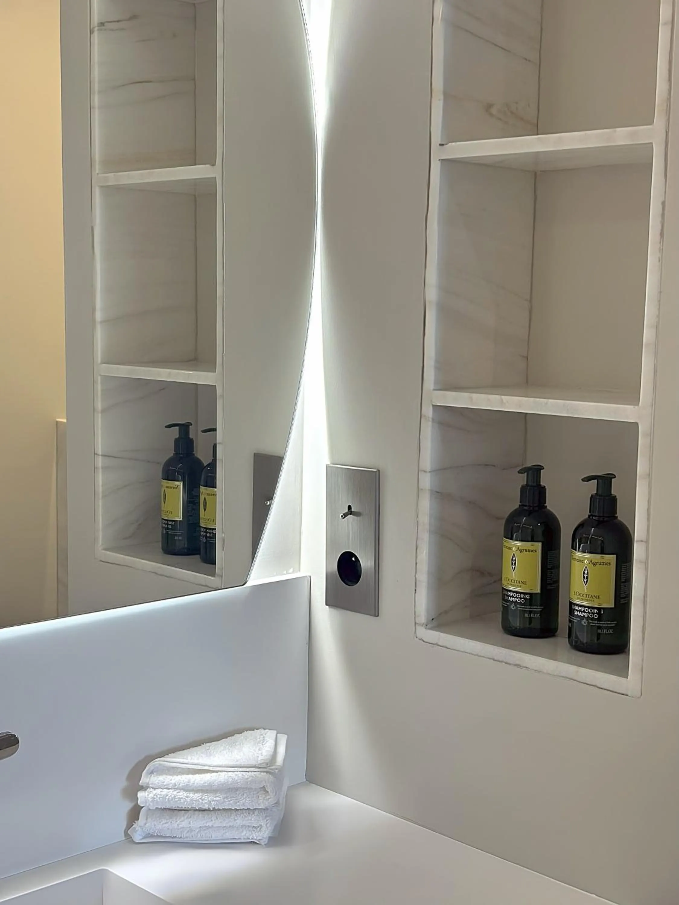 Shower in Montmartre Residence