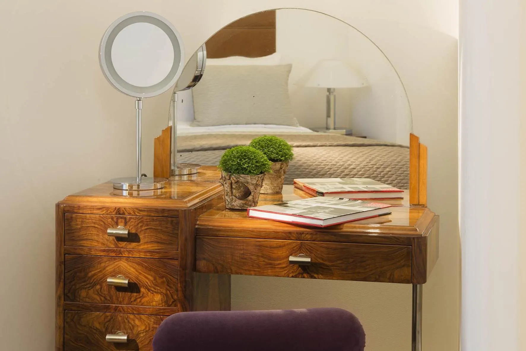 Bed in Montmartre Residence