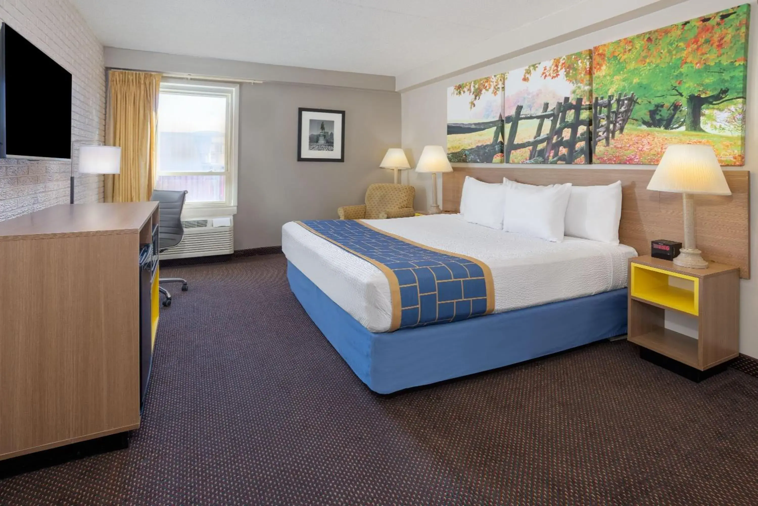 Standard King Room - Non-Smoking in Days Inn by Wyndham Manassas Battlefield Standard King Room - Non-Smoking in Days Inn by Wyndham Manassas Battlefield