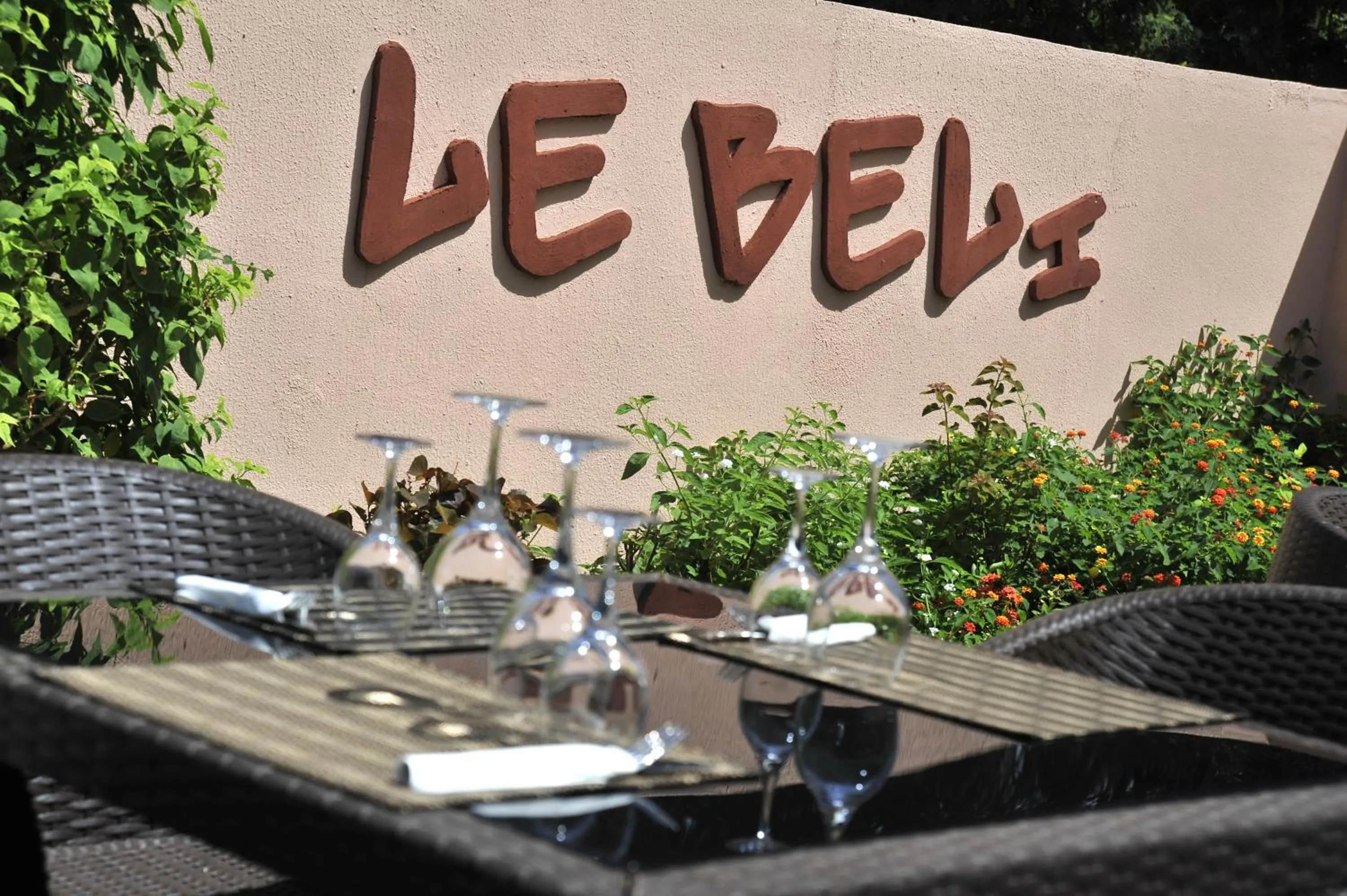 Restaurant/places to eat in Sopatel Silmandé