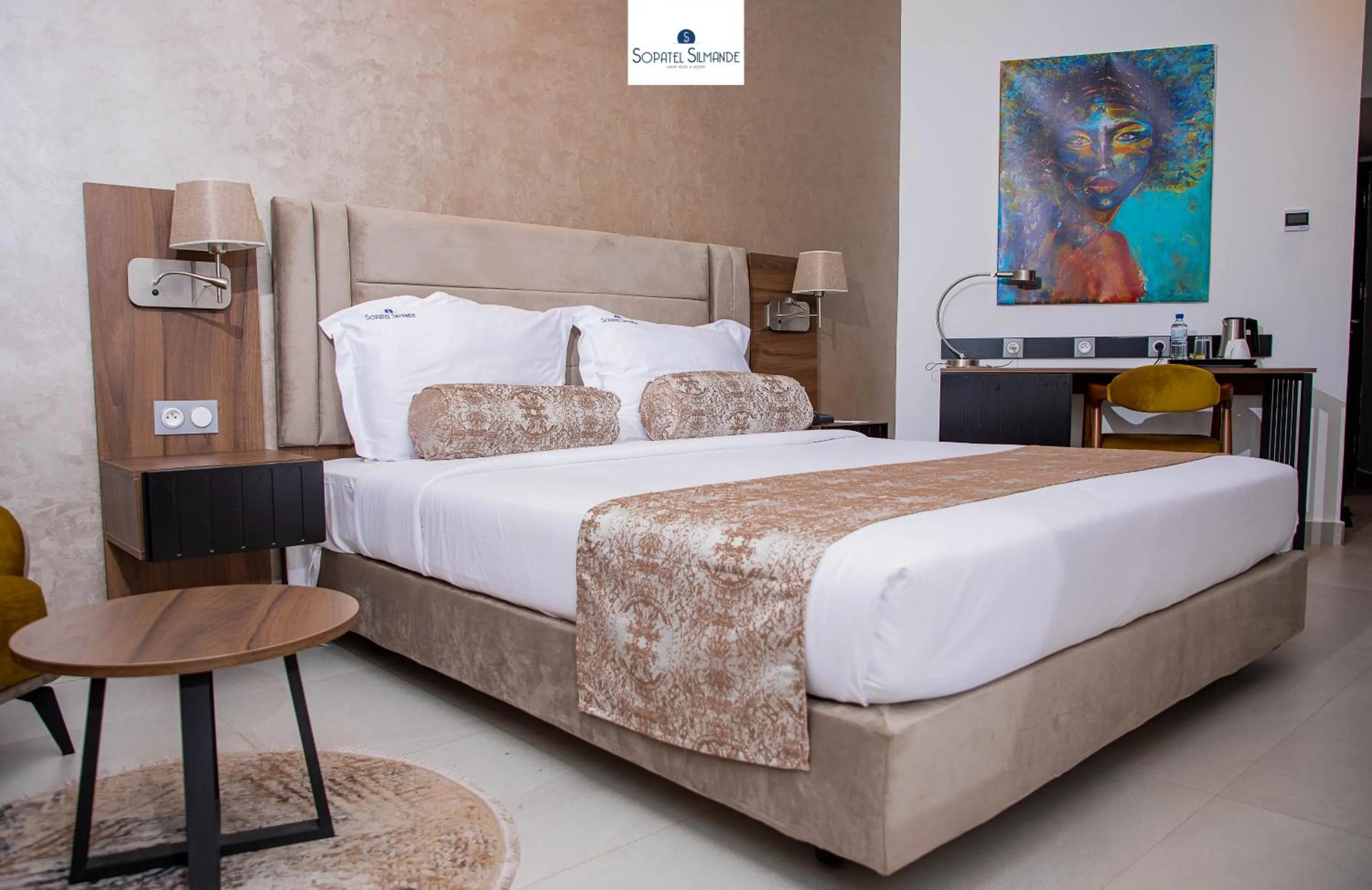 Photo of the whole room, Bed in Sopatel Silmandé