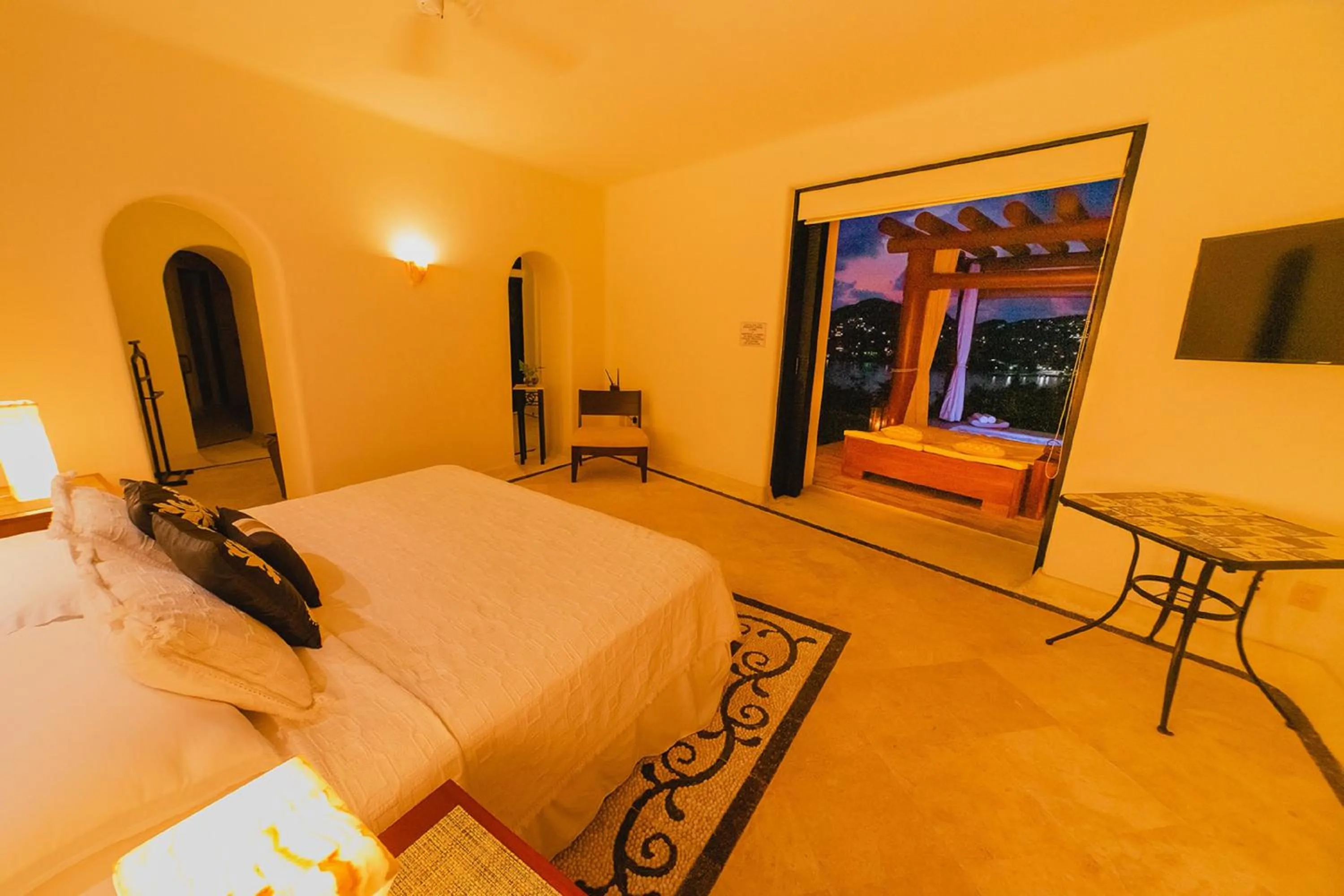 Bedroom, Bed in Tentaciones Hotel & Lounge Pool - Adults Only