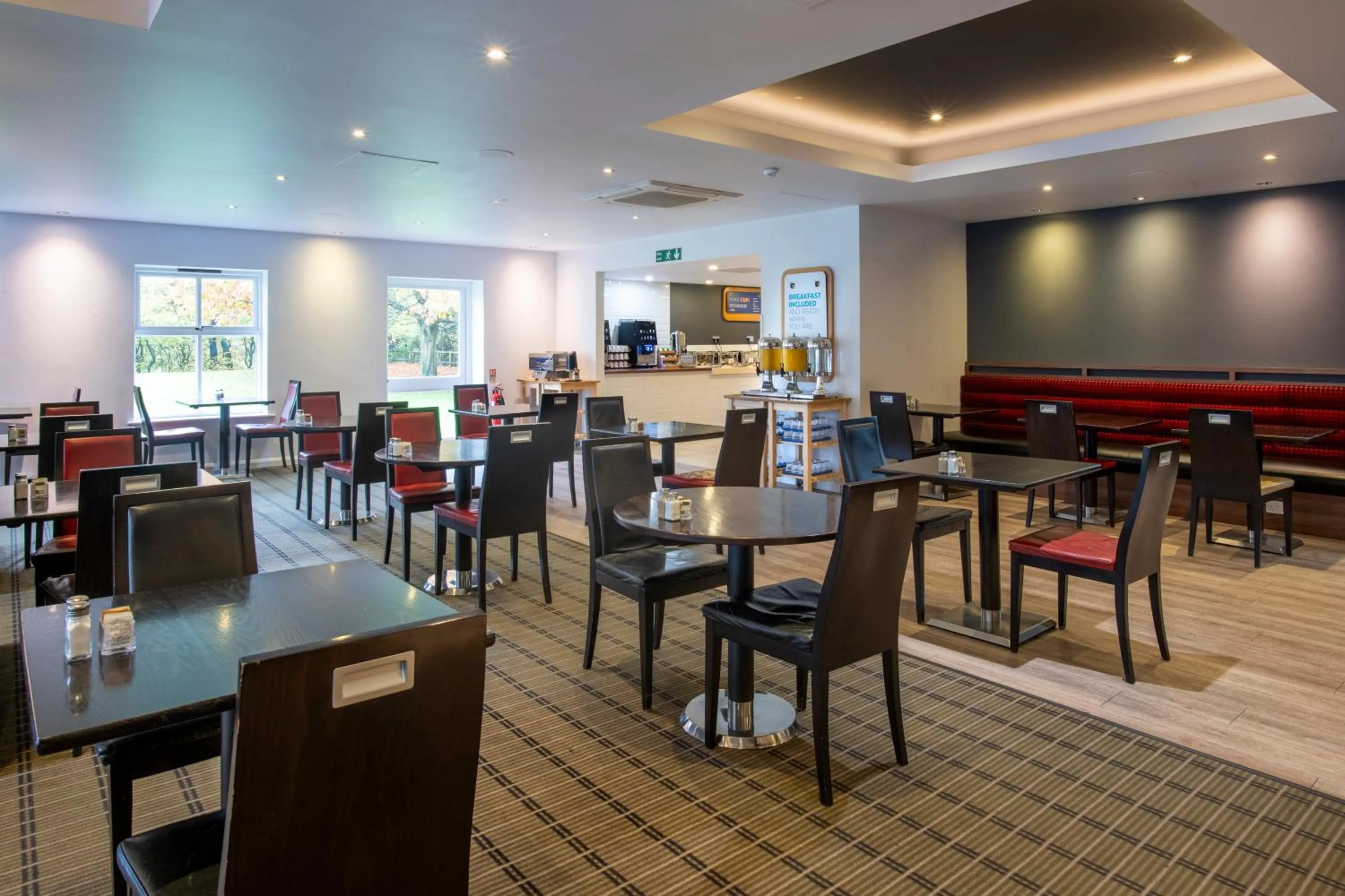 Breakfast in Holiday Inn Express Warwick - Stratford-upon-Avon by IHG