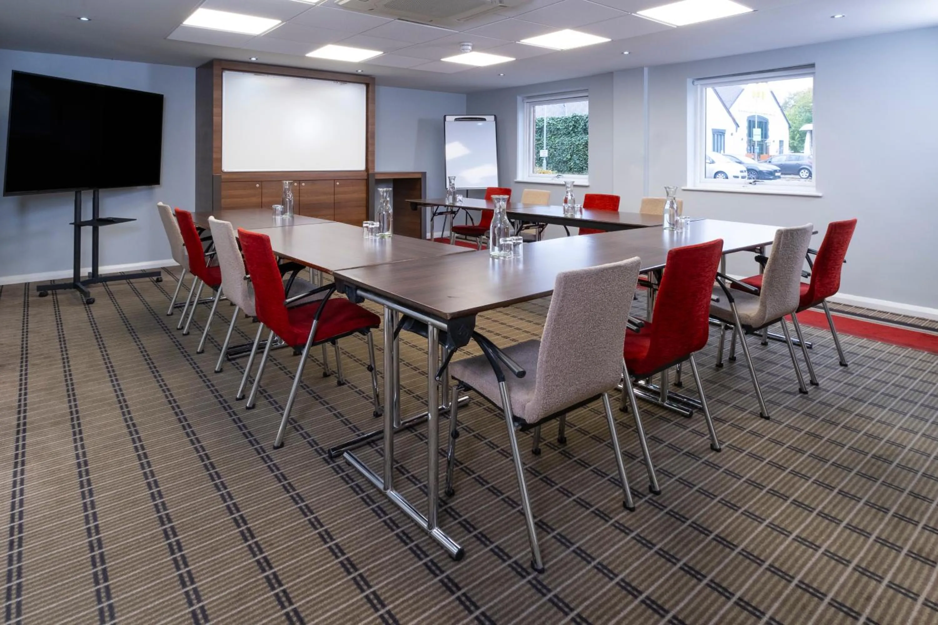 Meeting/conference room in Holiday Inn Express Warwick - Stratford-upon-Avon by IHG