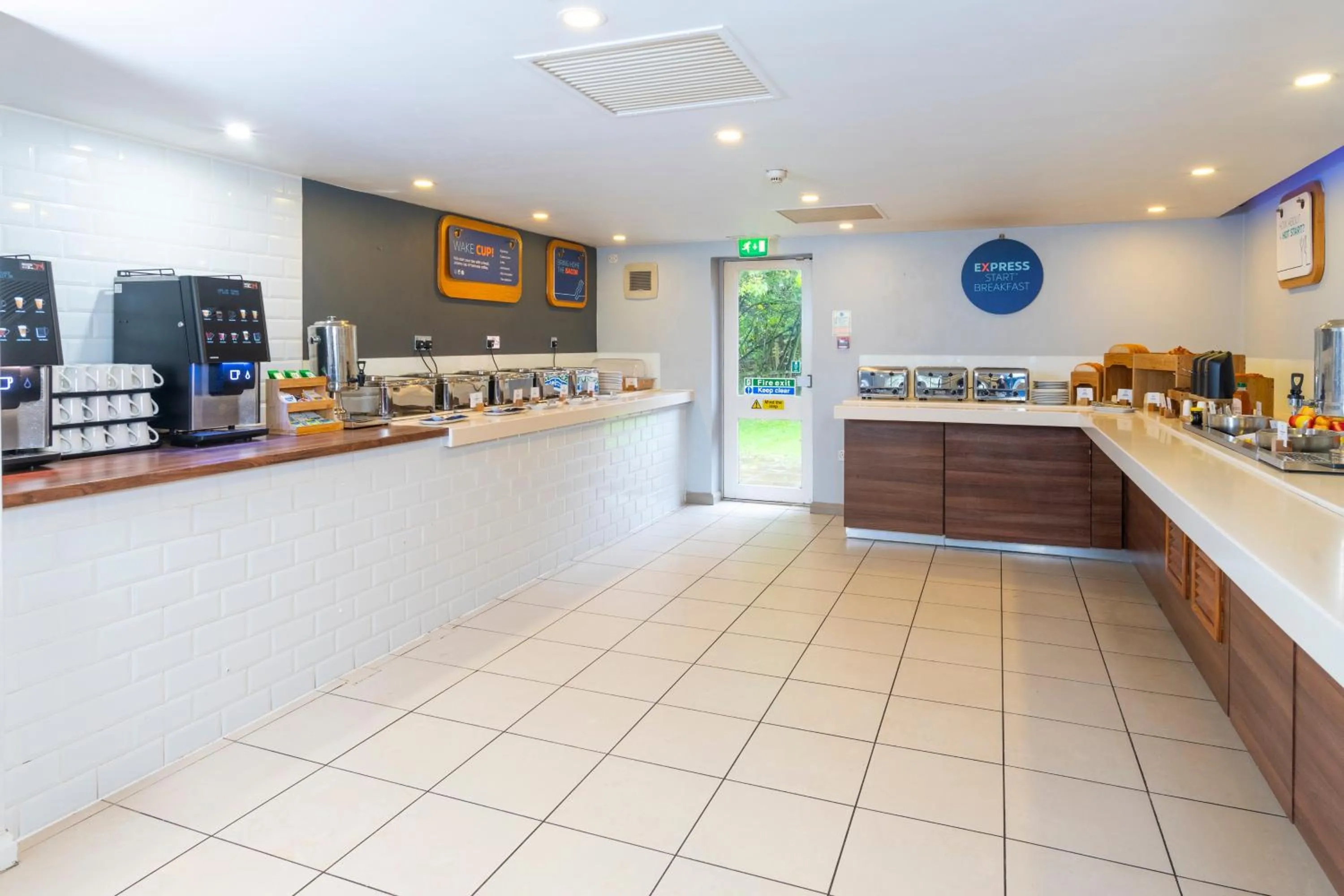 Buffet breakfast in Holiday Inn Express Warwick - Stratford-upon-Avon by IHG