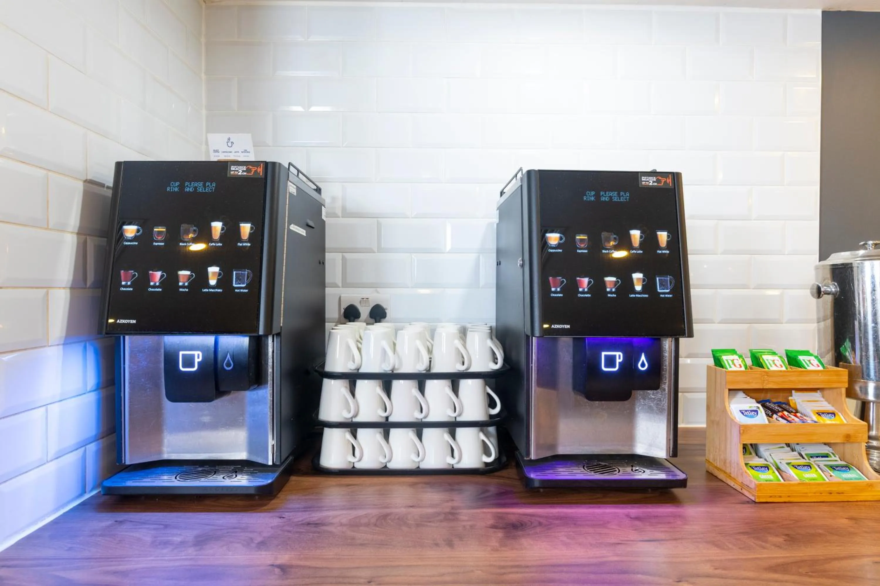 Buffet breakfast in Holiday Inn Express Warwick - Stratford-upon-Avon by IHG