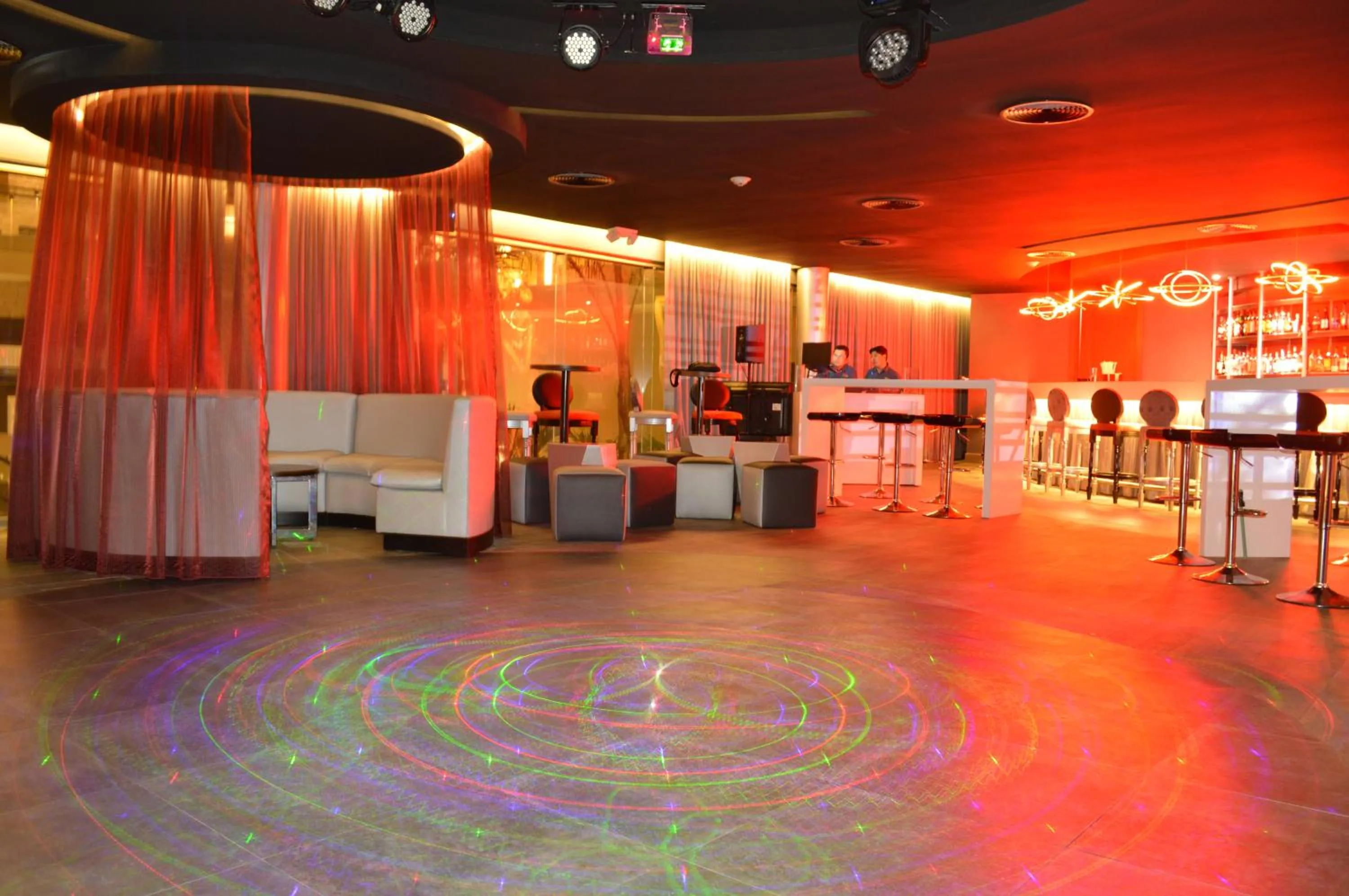 Lounge or bar in Royalton Hideaway Riviera Cancun, An Autograph Collection All-Inclusive Resort - Adults Only