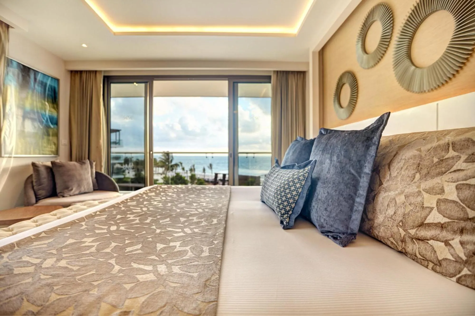 Bedroom, Bed in Royalton Hideaway Riviera Cancun, An Autograph Collection All-Inclusive Resort - Adults Only