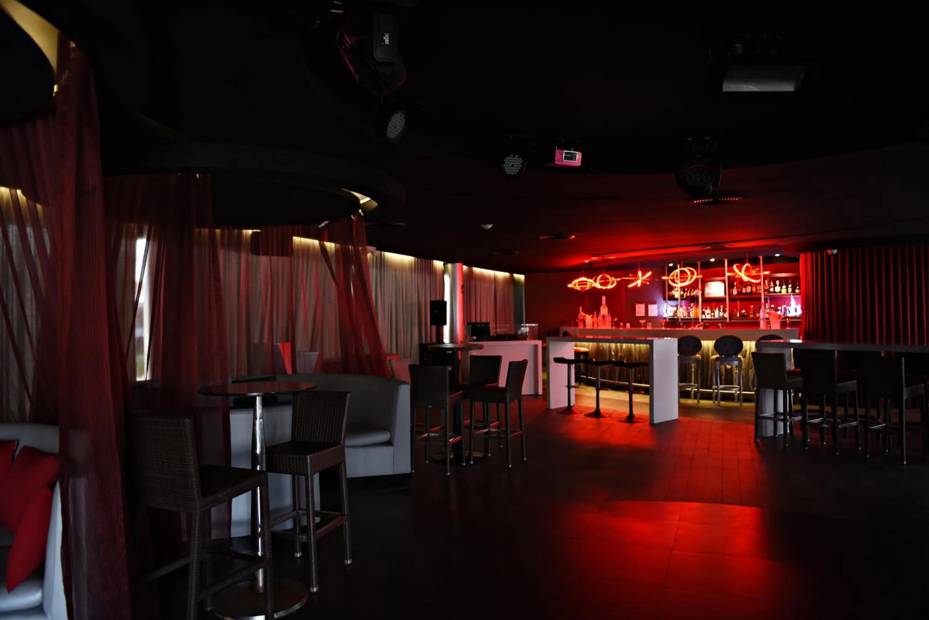 Lounge or bar in Royalton Hideaway Riviera Cancun, An Autograph Collection All-Inclusive Resort - Adults Only