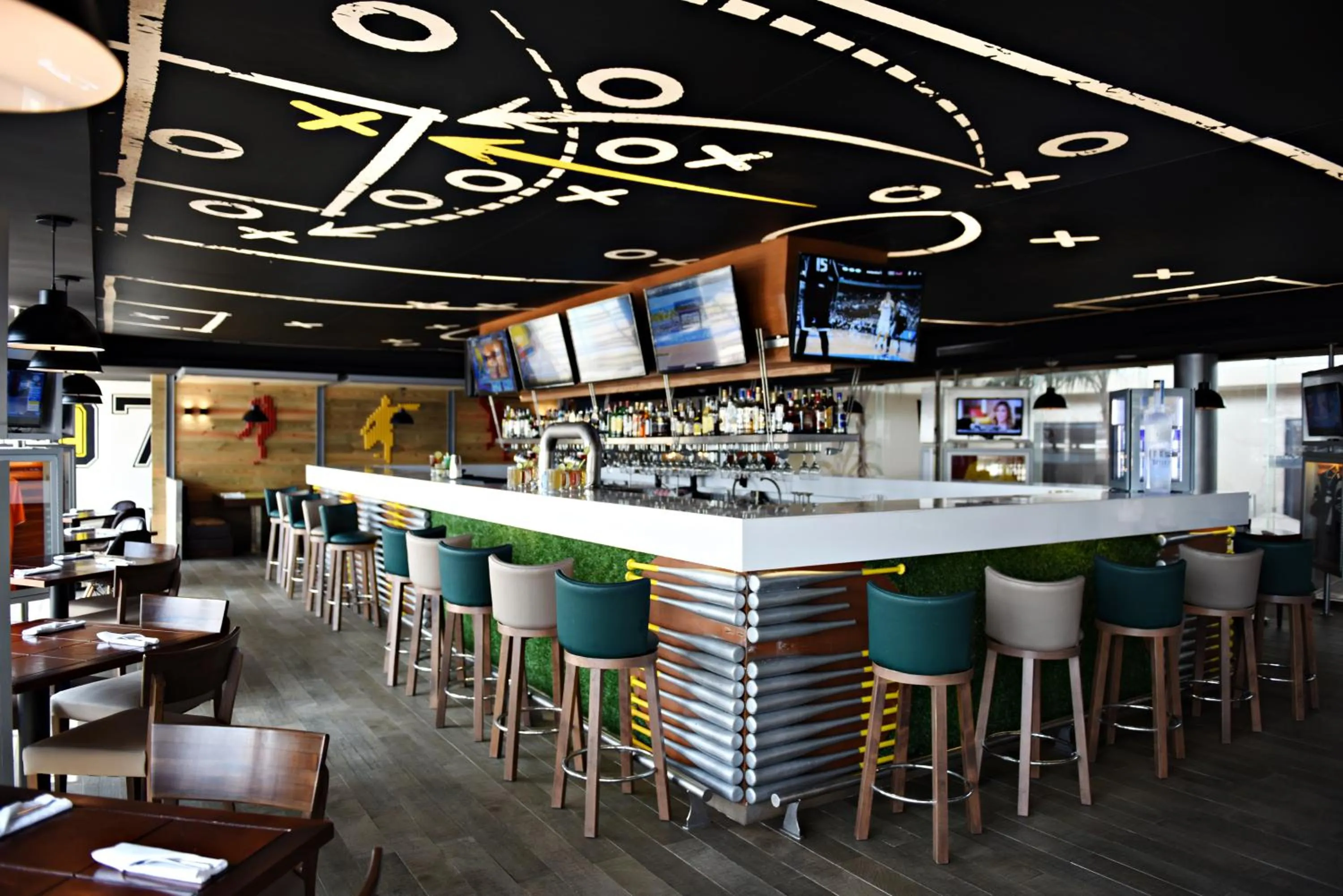 Lounge or bar in Royalton Hideaway Riviera Cancun, An Autograph Collection All-Inclusive Resort - Adults Only