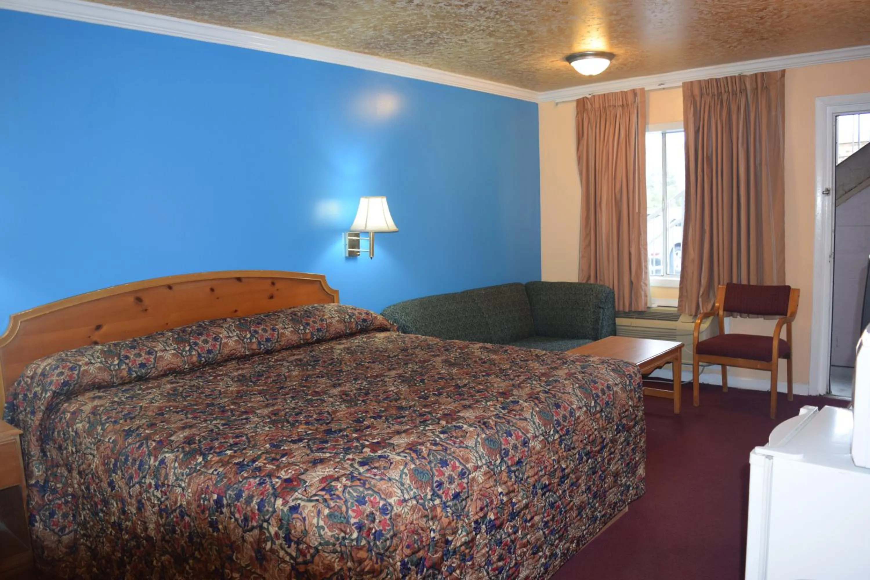 Property building in Fort Eustis Inn