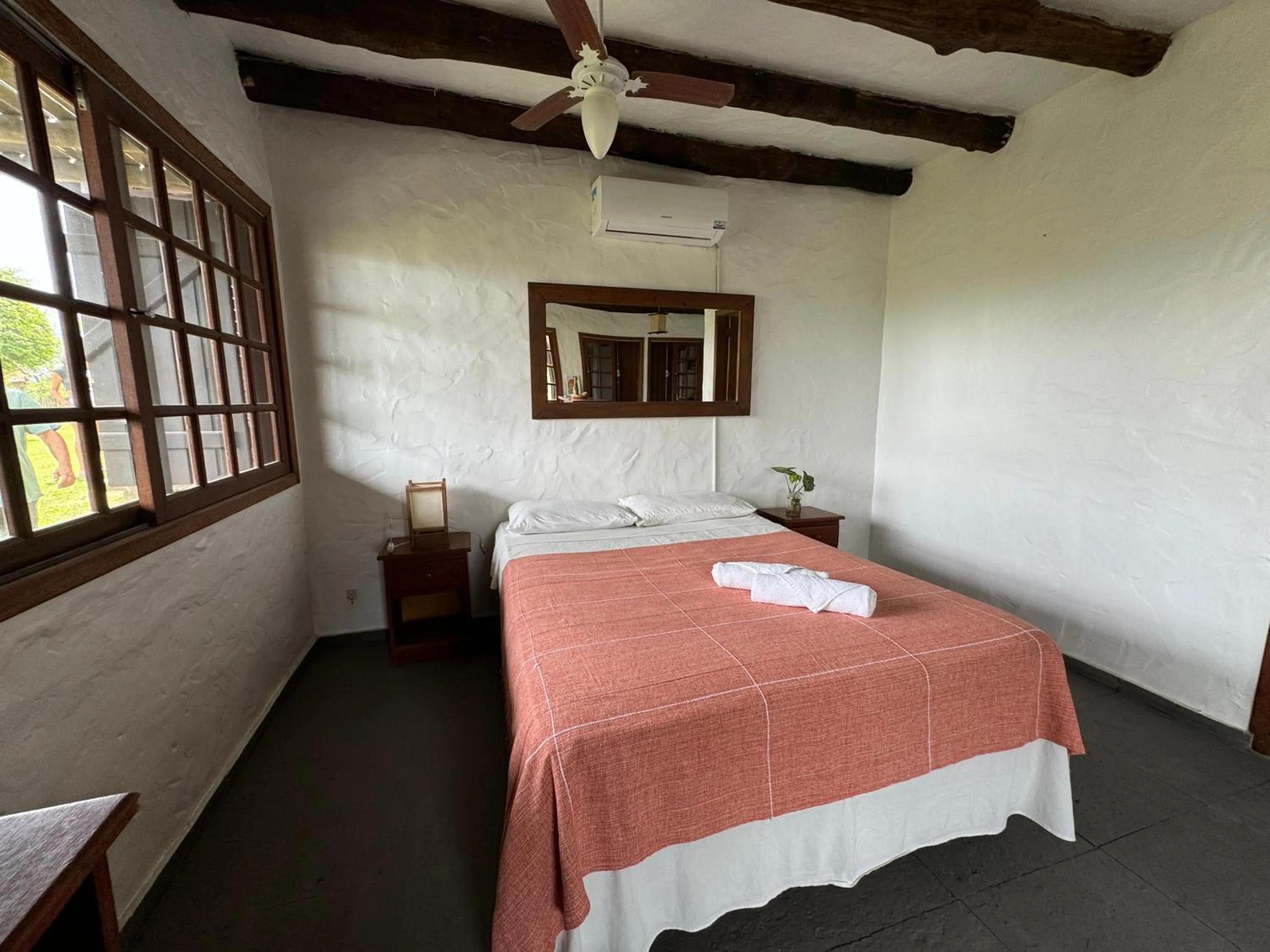 Photo of the whole room in Pousada Casa Morango - Praia do Rosa - SC