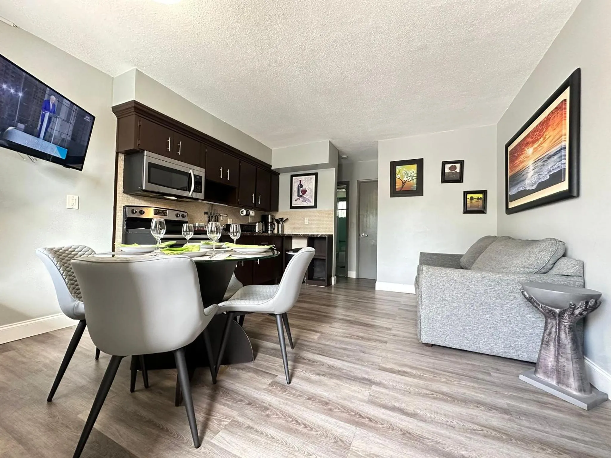 Sheridan Suites Apartments