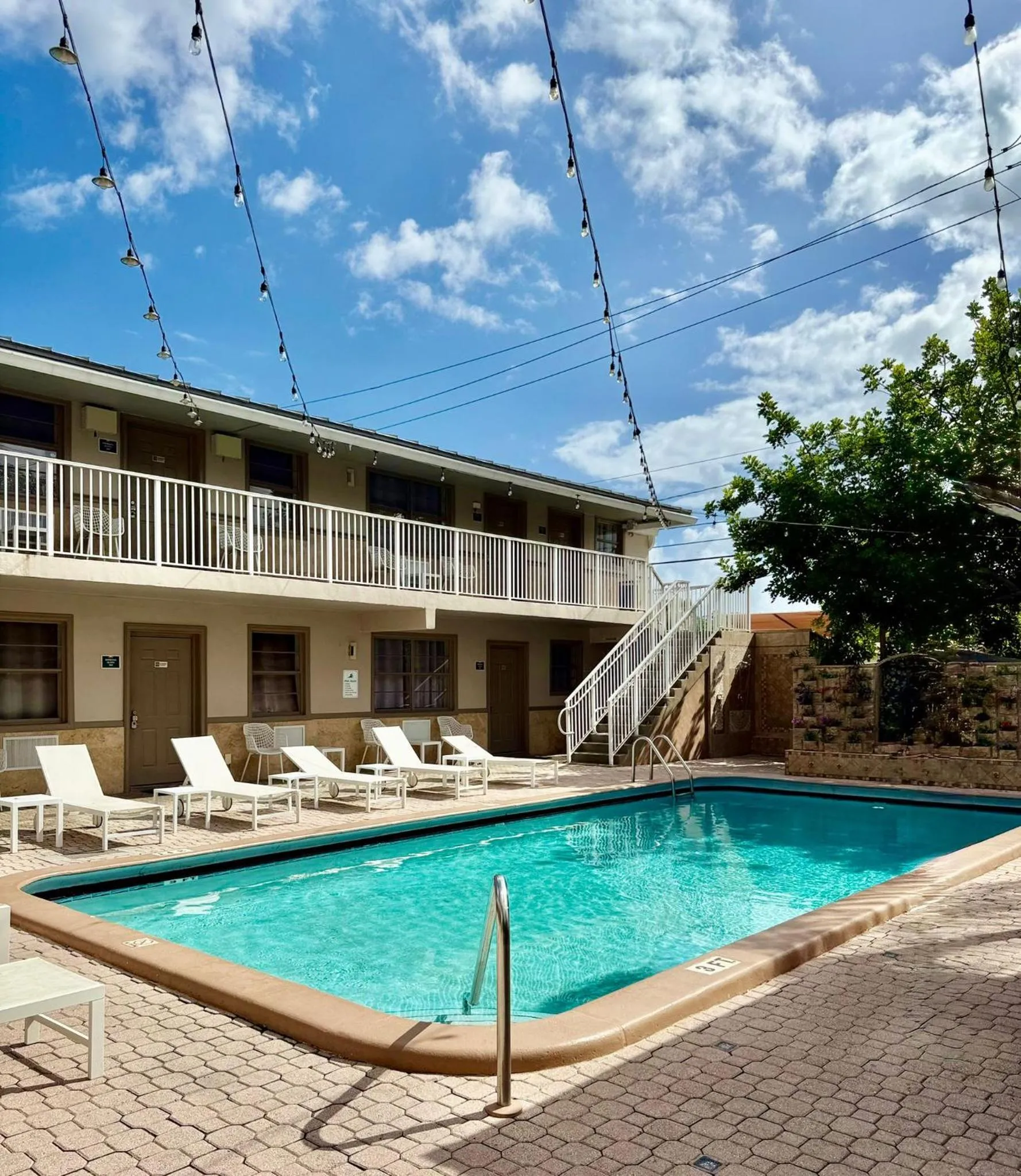 Sheridan Suites Apartments