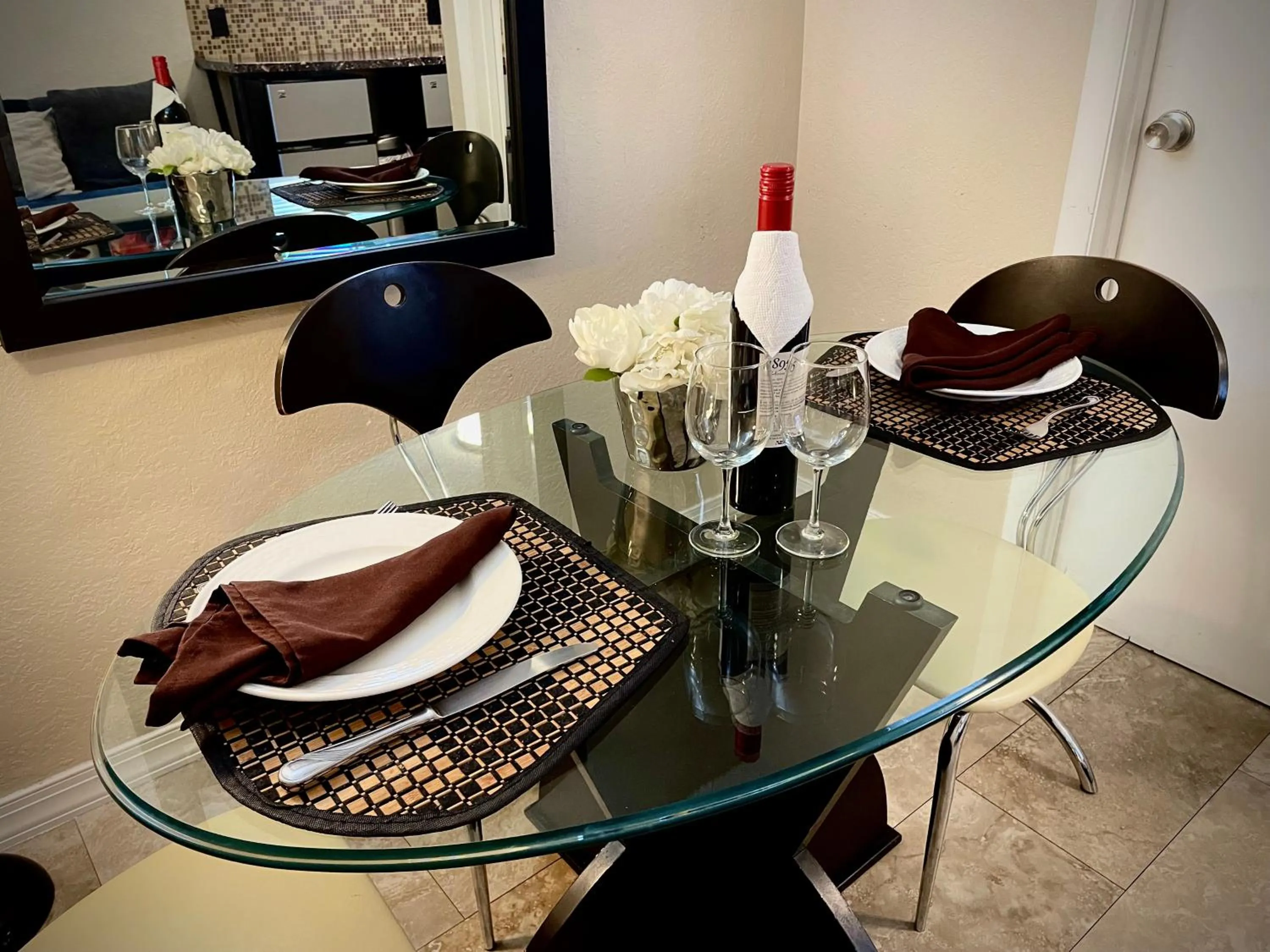 Sheridan Suites Apartments