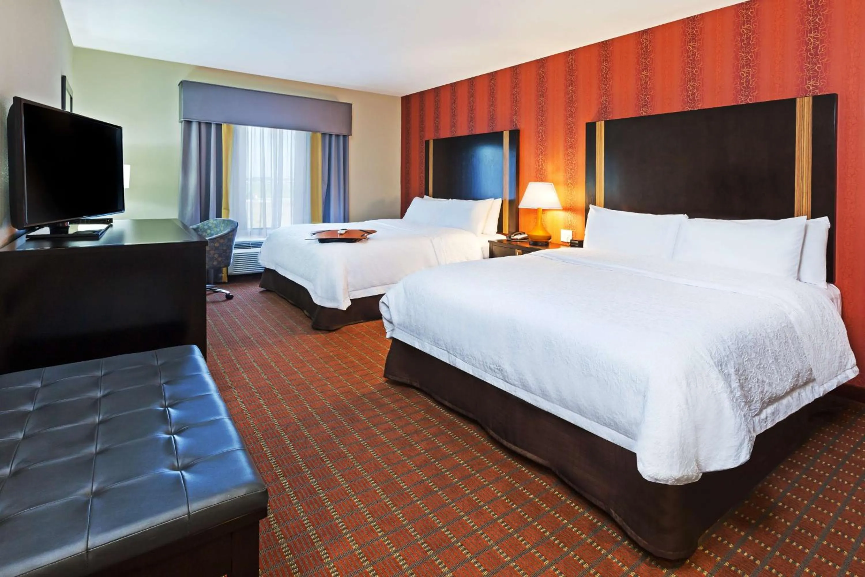 Bed in Hampton Inn Marion