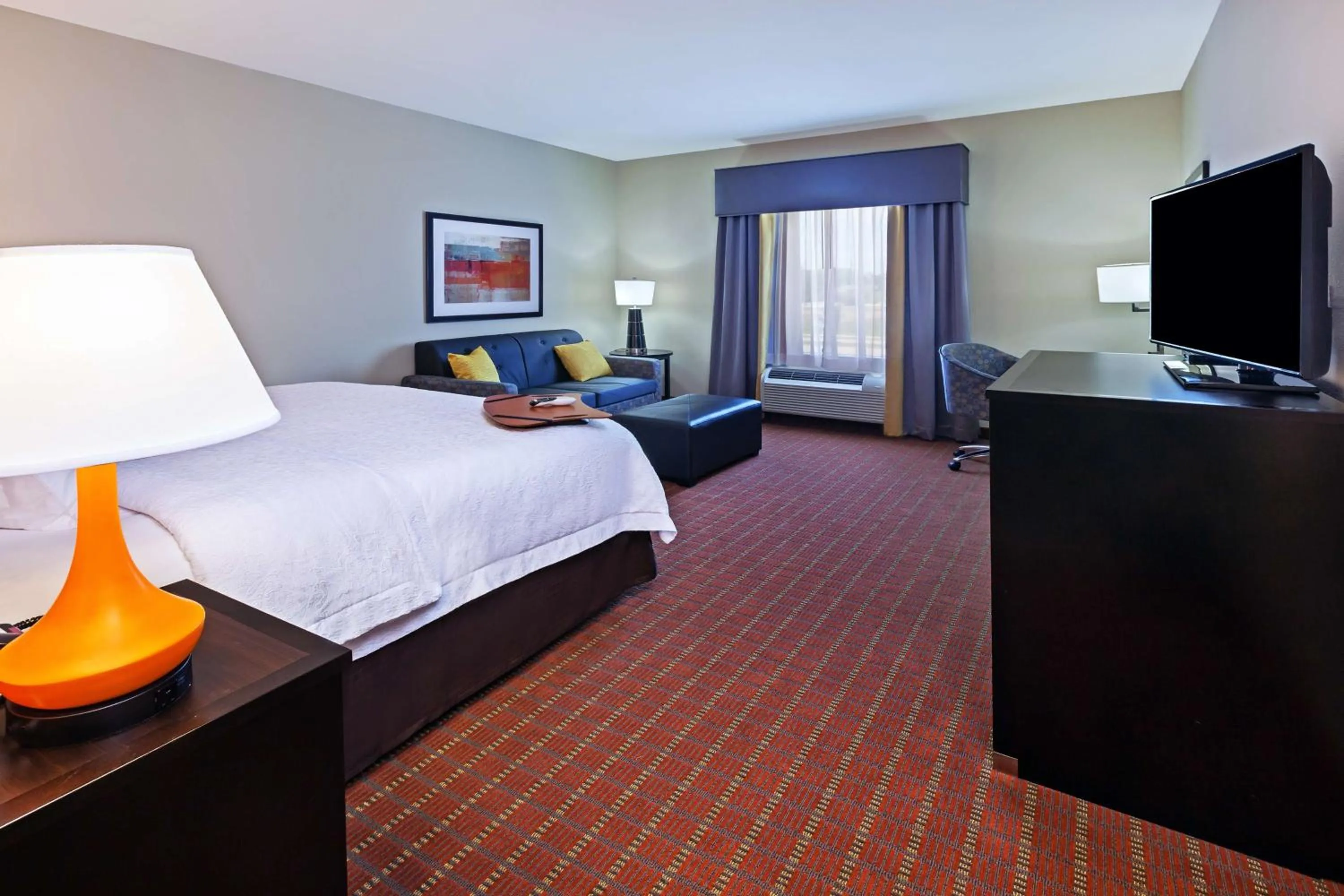 Bed in Hampton Inn Marion