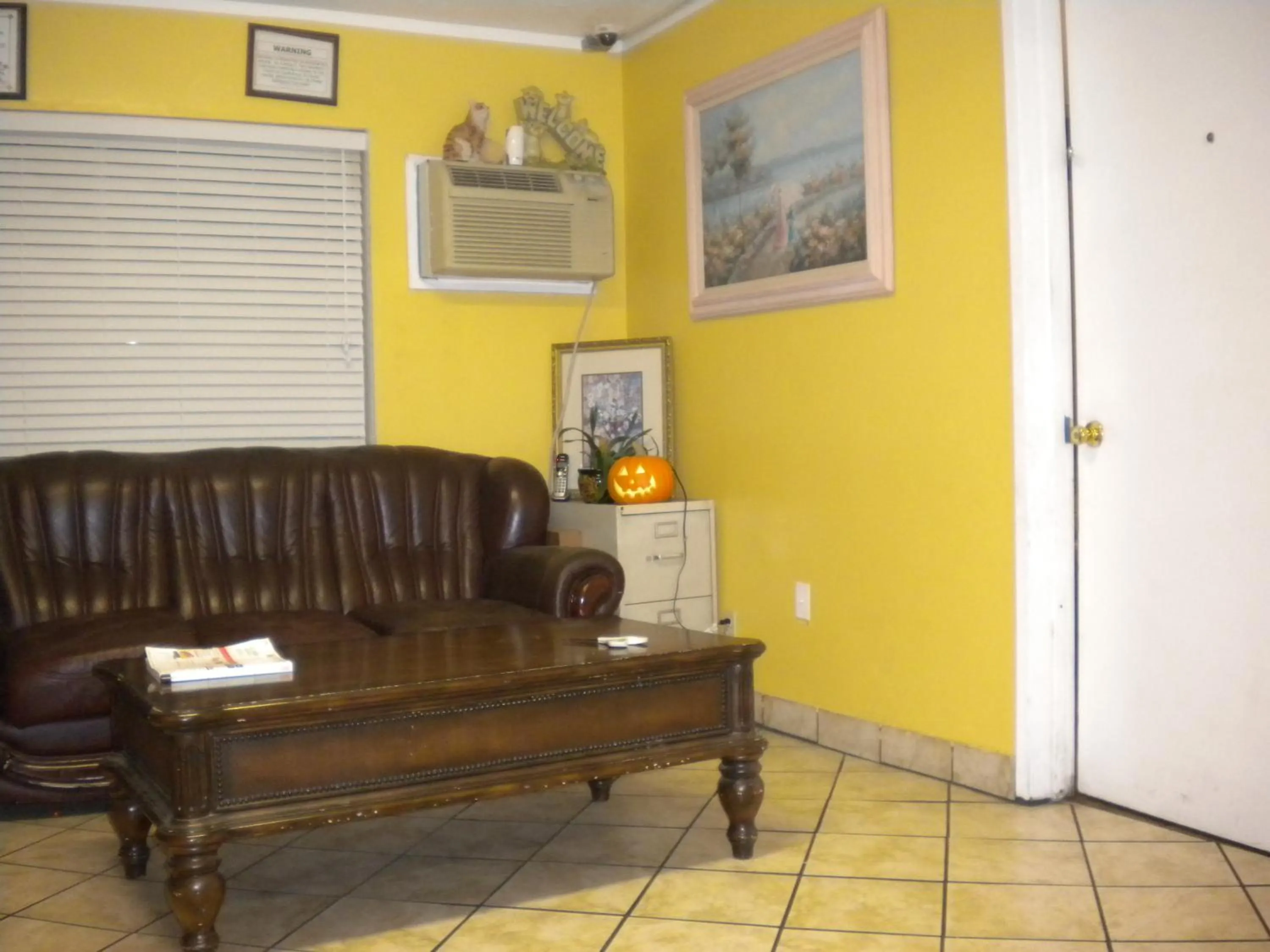 Lobby or reception in Wasco Inn