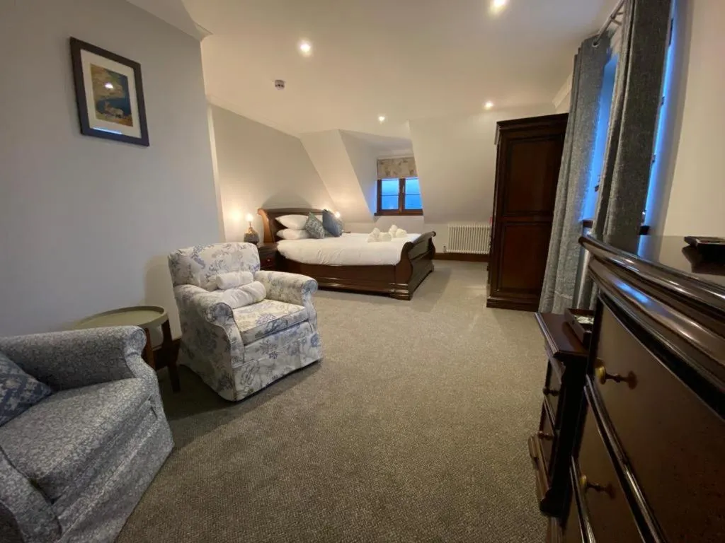 Photo of the whole room in Craigdarroch Hotel