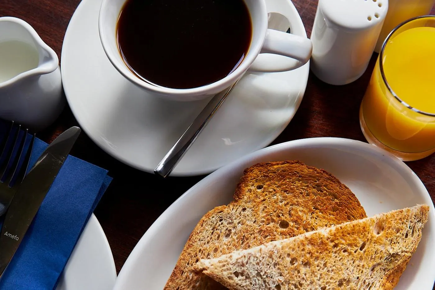 Coffee/tea facilities in Craigdarroch Hotel