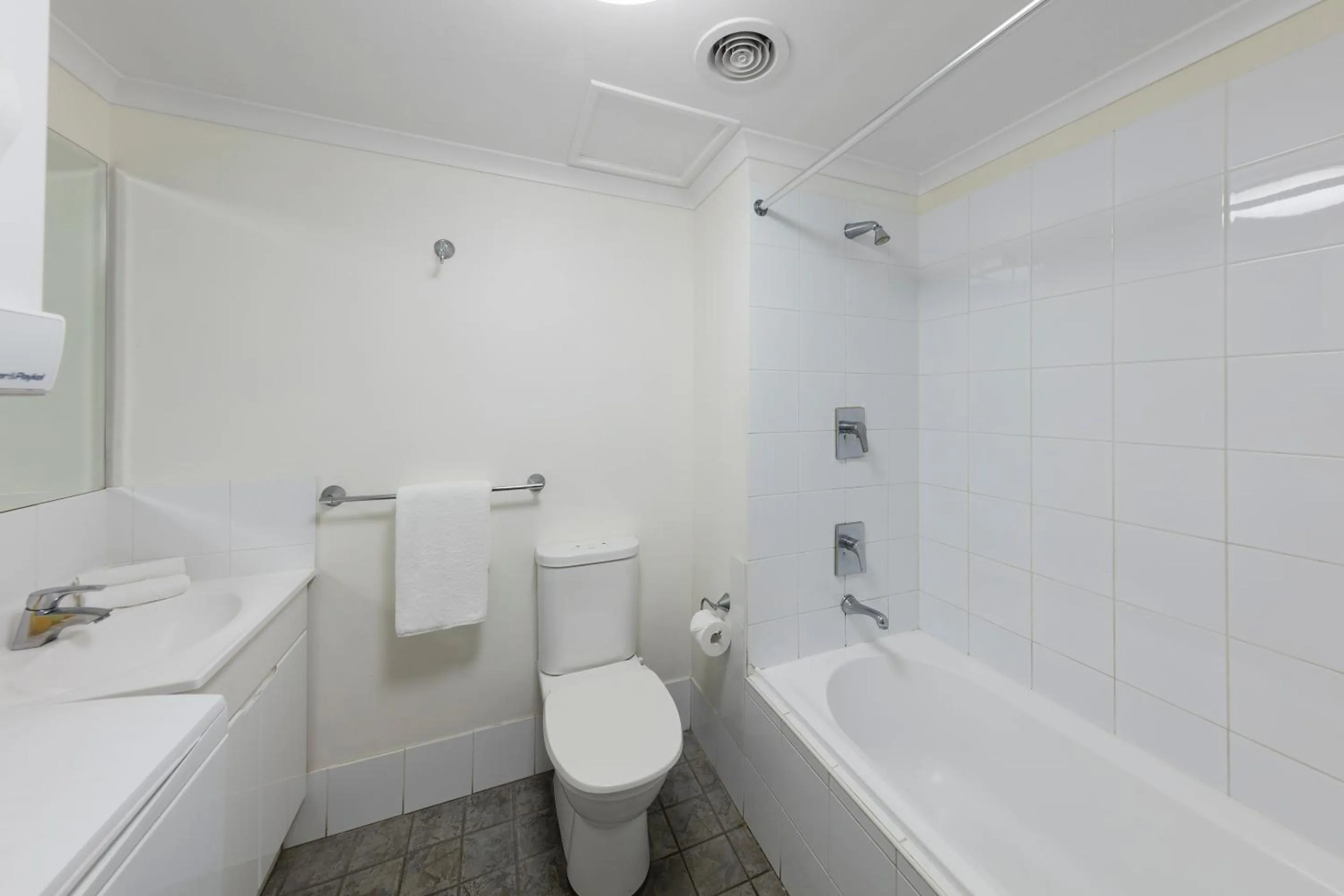 Toilet in Nesuto The Entrance