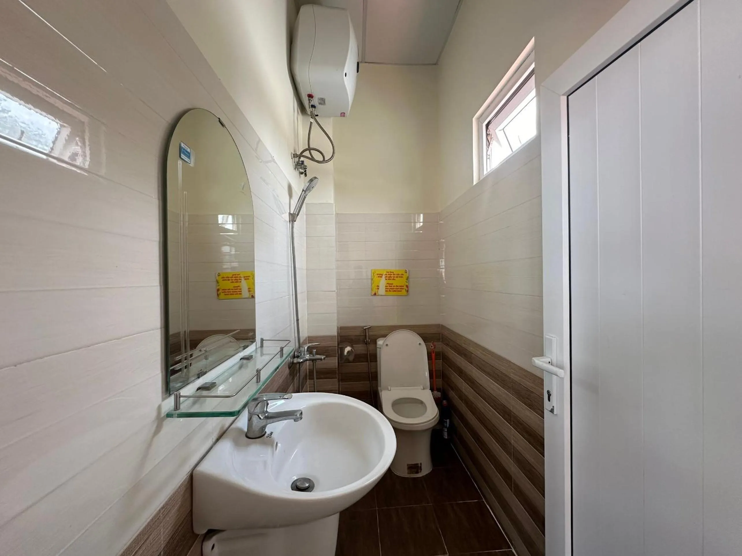 Bathroom in SPOT ON 1229 Happy Dream Homestay