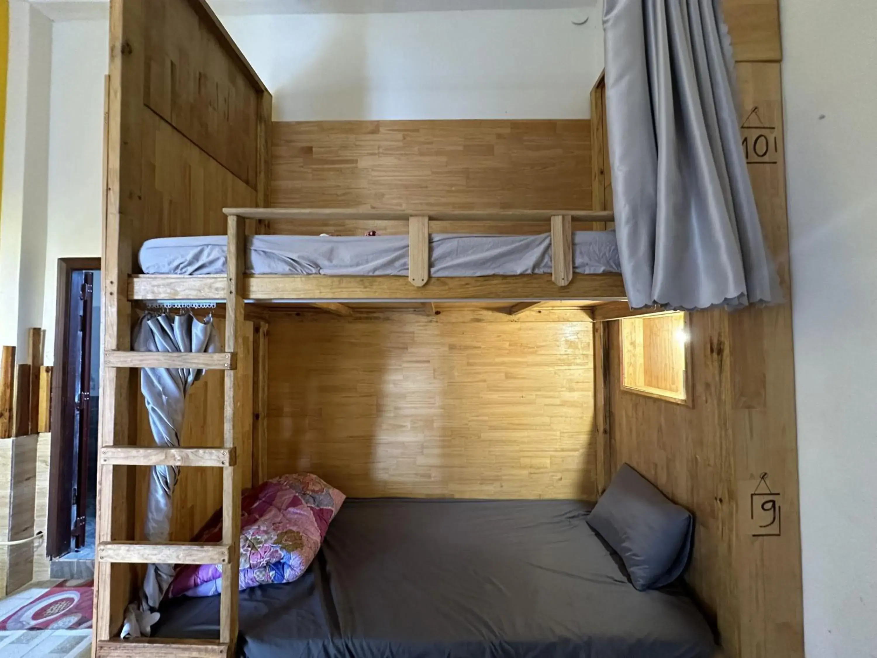 Bunk Bed in Mixed Dormitory Room in SPOT ON 1229 Happy Dream Homestay Bunk Bed in Mixed Dormitory Room in SPOT ON 1229 Happy Dream Homestay