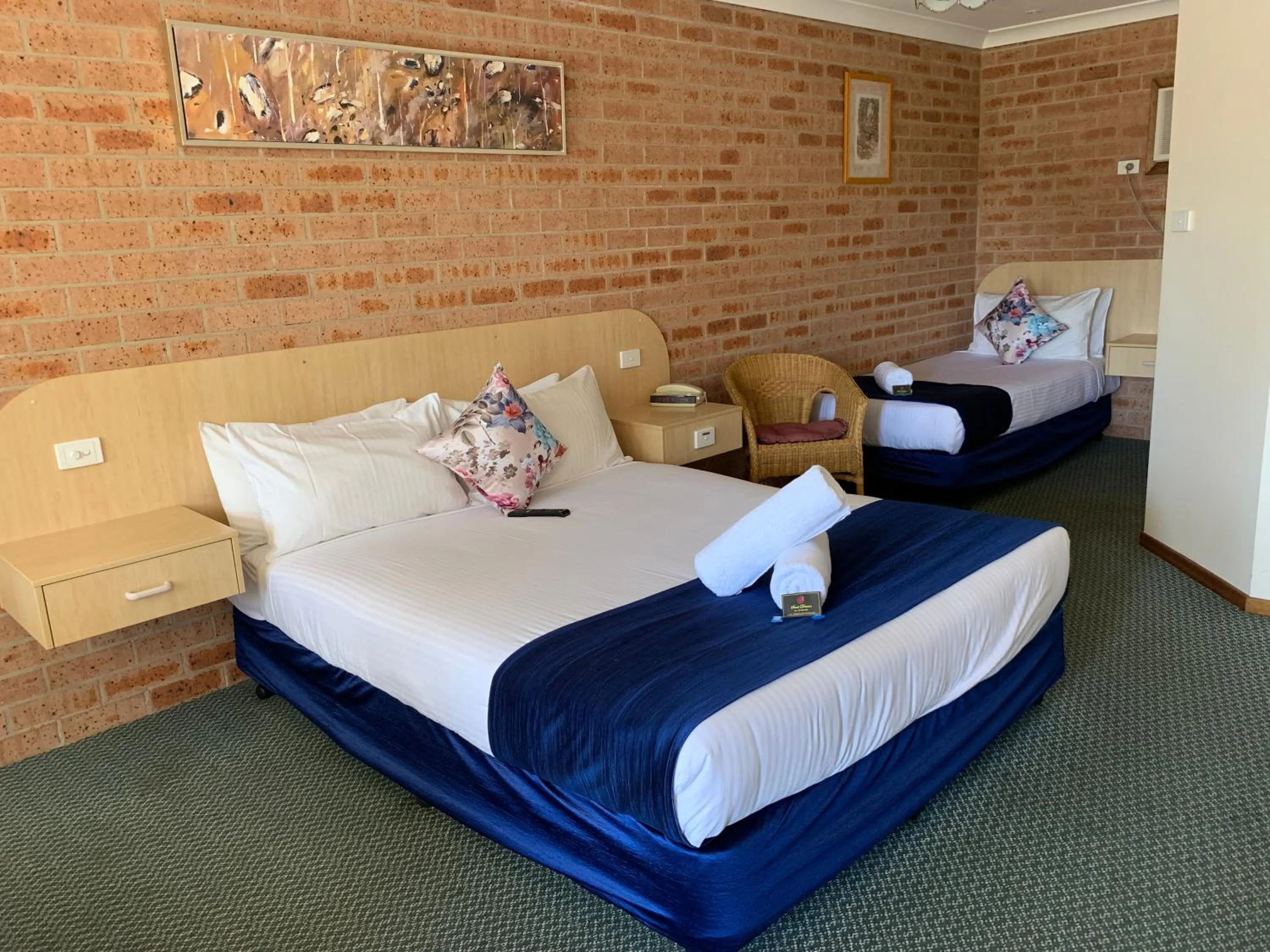Bed in Branxton House Motel